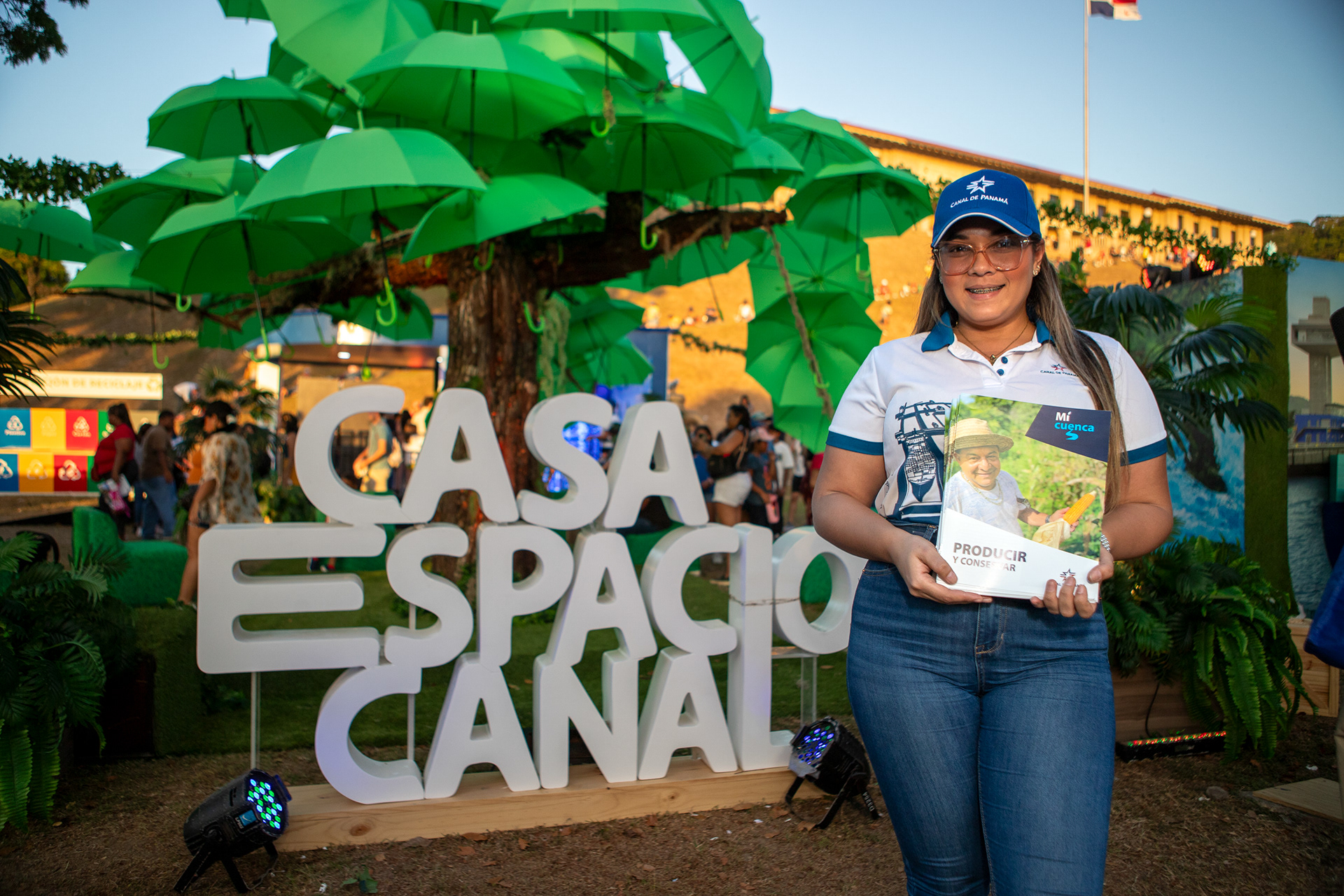 Casa Espacio en el Canal de Panamá: una celebración de cultura, identidad y propósito institucional. Fotografía editorial que documenta el encuentro desde el espacio, la gente y el mensaje.