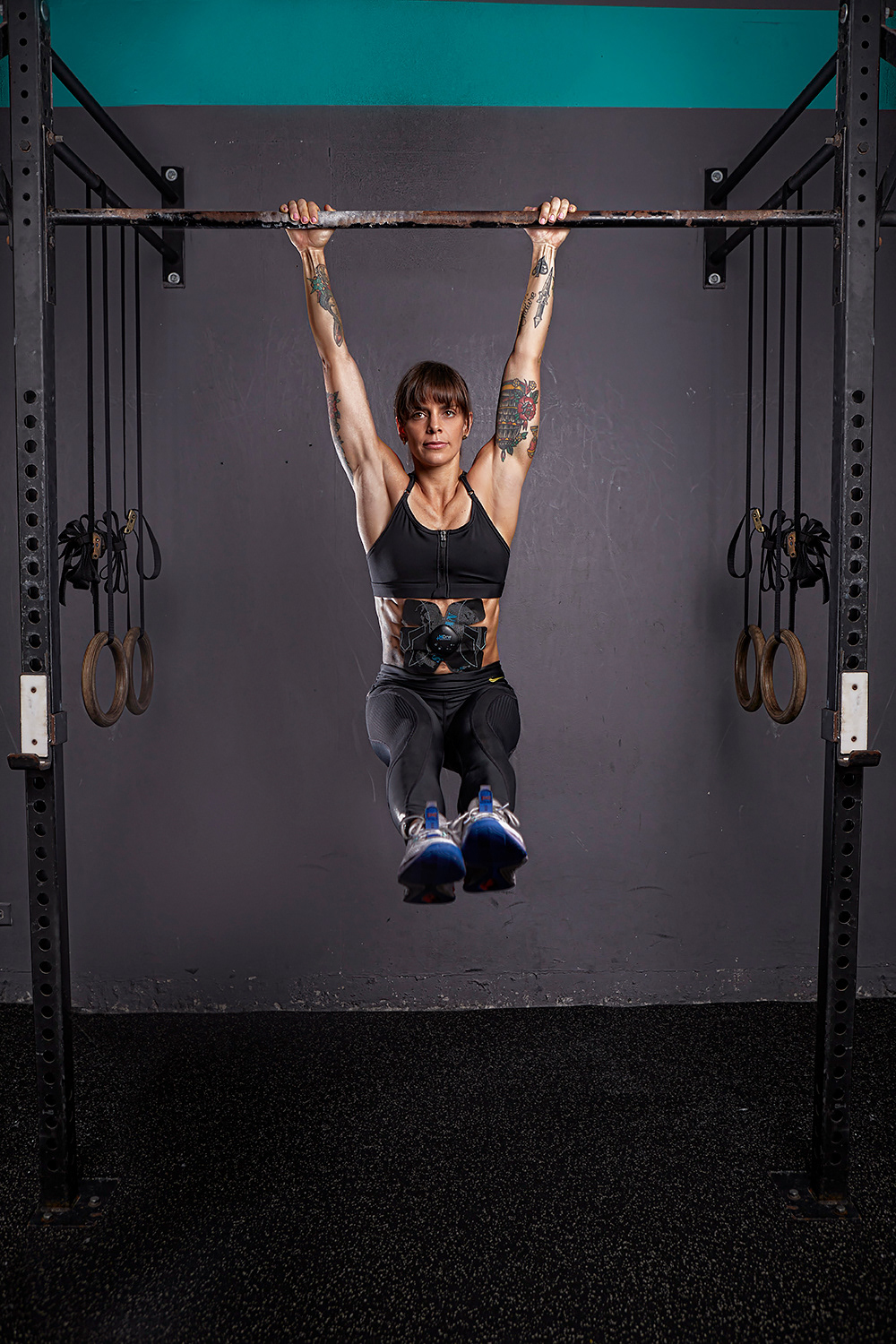 Sesión fotográfica deportiva con Paola Carballeda para Hidow International en Panamá, diseñada para capturar la energía y dinamismo en campañas de marketing deportivo.