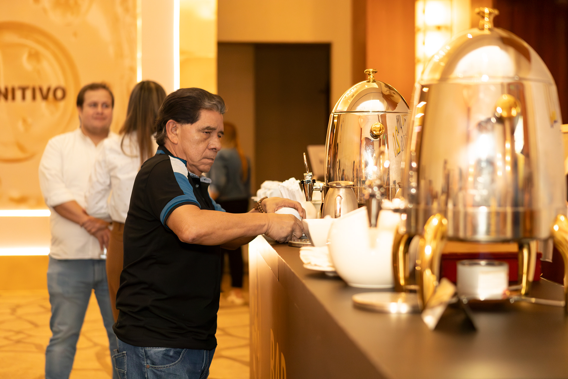Nestlé presentó su experiencia Nan Supreme 2.0 en Ciudad de Panamá. Un evento elegante, emocional y de alto estándar, capturado con fotografía editorial para uso comercial, institucional y digital.