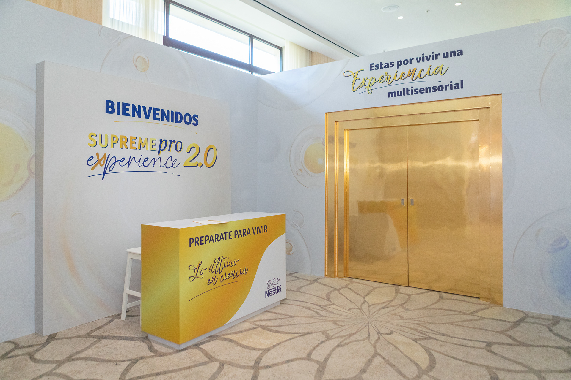 Nestlé presentó su experiencia Nan Supreme 2.0 en Ciudad de Panamá. Un evento elegante, emocional y de alto estándar, capturado con fotografía editorial para uso comercial, institucional y digital.