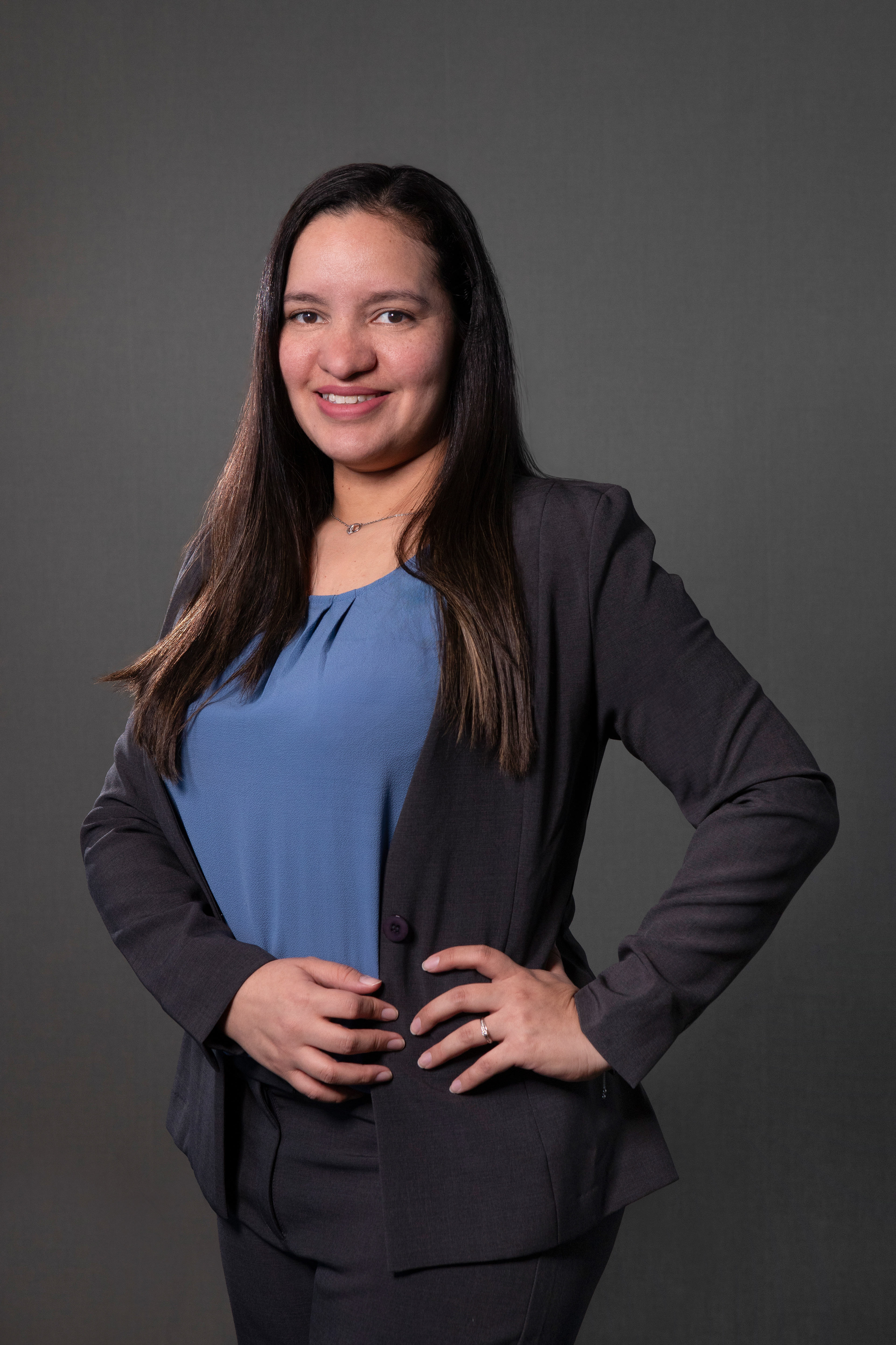 Retratos corporativos del equipo de Singular Securities en Panamá. Una sesión profesional que refleja unidad, experiencia y compromiso en el ámbito financiero.