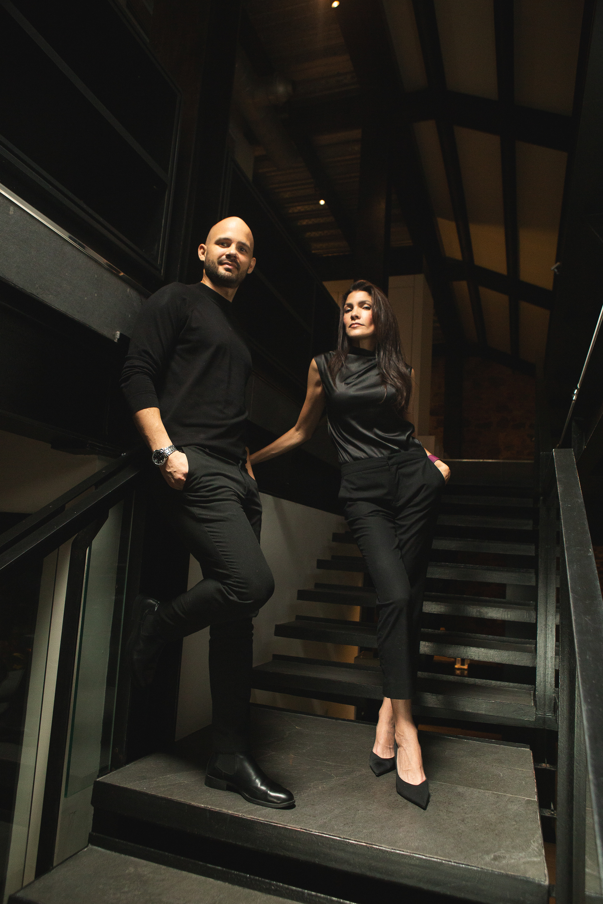 Retratos profesionales de Peggy Fugget y Leo Torres, de The Brand Society. Una sesión sofisticada y sobria que refleja su liderazgo, estilo refinado y enfoque estratégico en el mundo del branding.