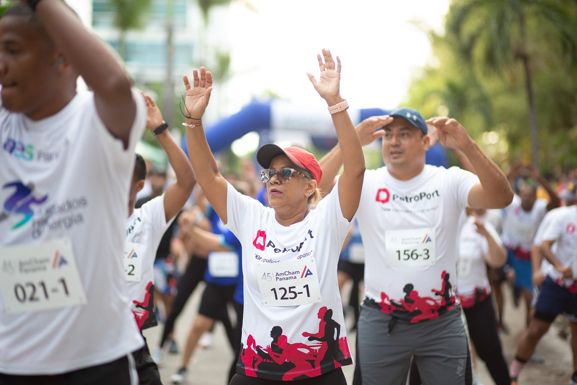 Instantáneas de la Carrera AmCham 2024 en Ciudad de Panamá: energía, comunidad y bienestar empresarial en cada paso. Ideal para reportes de RSE, redes sociales y memorias corporativas.
