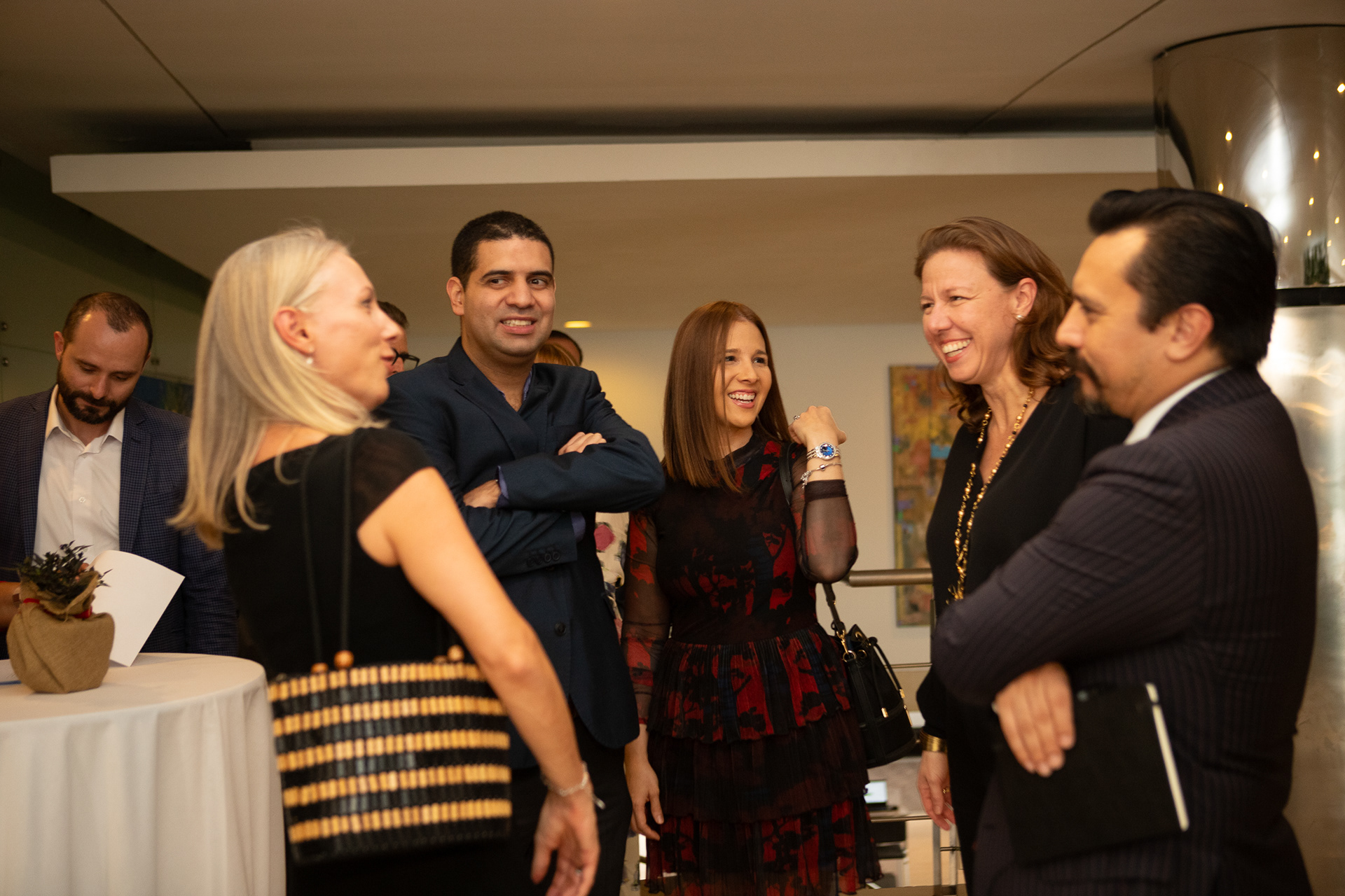 Momentos destacados de la Noche Suiza 2024, una elegante velada de gala y networking organizada por la Cámara de Comercio Suiza en Ciudad de Panamá.