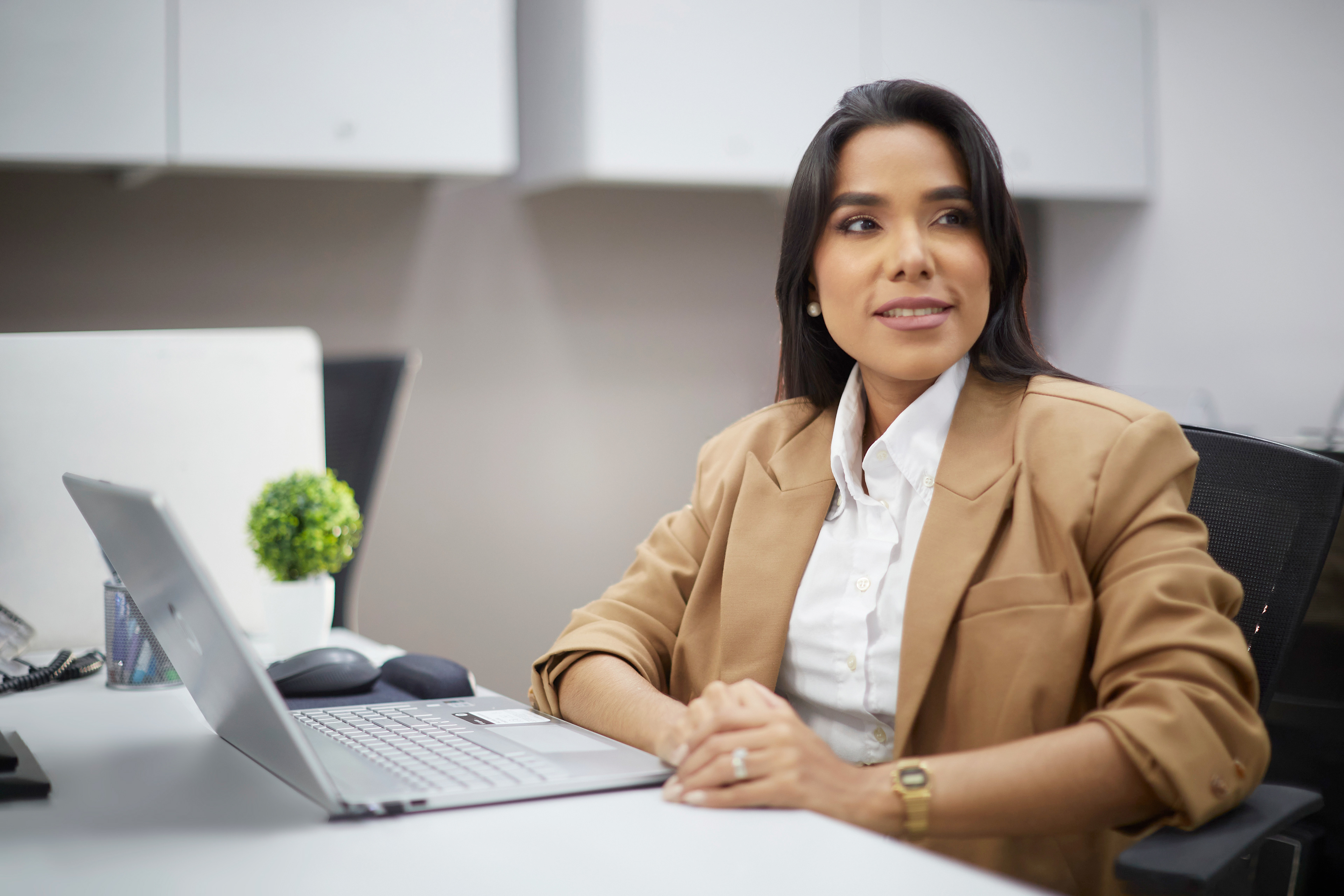 Fotografías ejecutivas del equipo de Zeillock Inc en Panamá. Retratos que reflejan profesionalismo, cohesión y la identidad corporativa de la empresa.