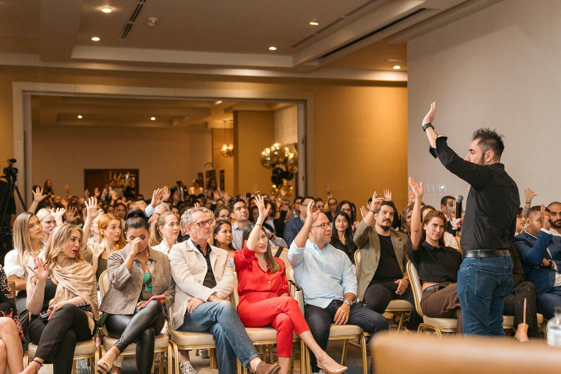 Reunión del Billions Trade Club en el Waldorf Astoria Panamá: un encuentro exclusivo de líderes, ideas y oportunidades. Fotografía profesional de lujo para memorias y comunicación de alto nivel.