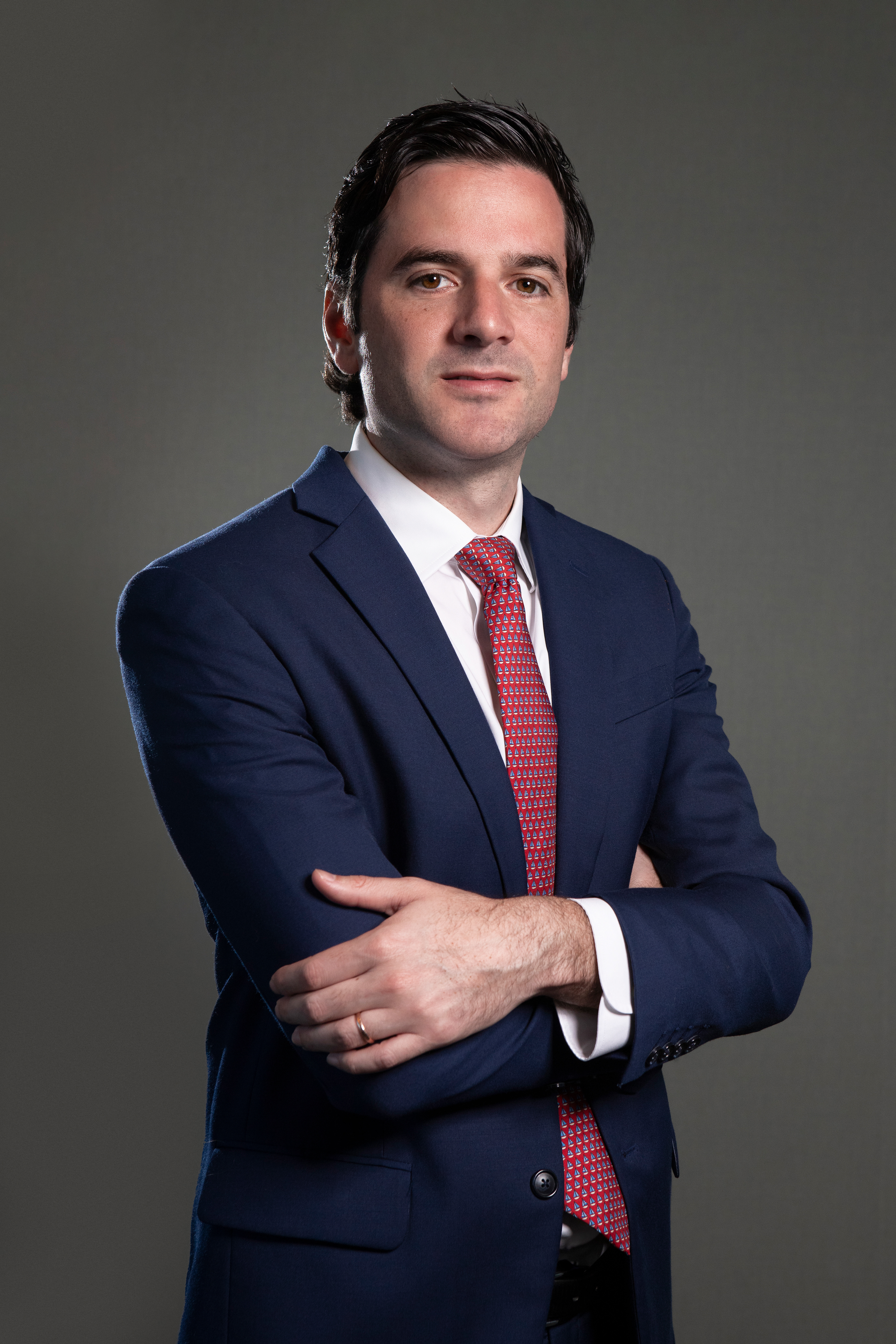 Retratos corporativos del equipo de Singular Securities en Panamá. Una sesión profesional que refleja unidad, experiencia y compromiso en el ámbito financiero.