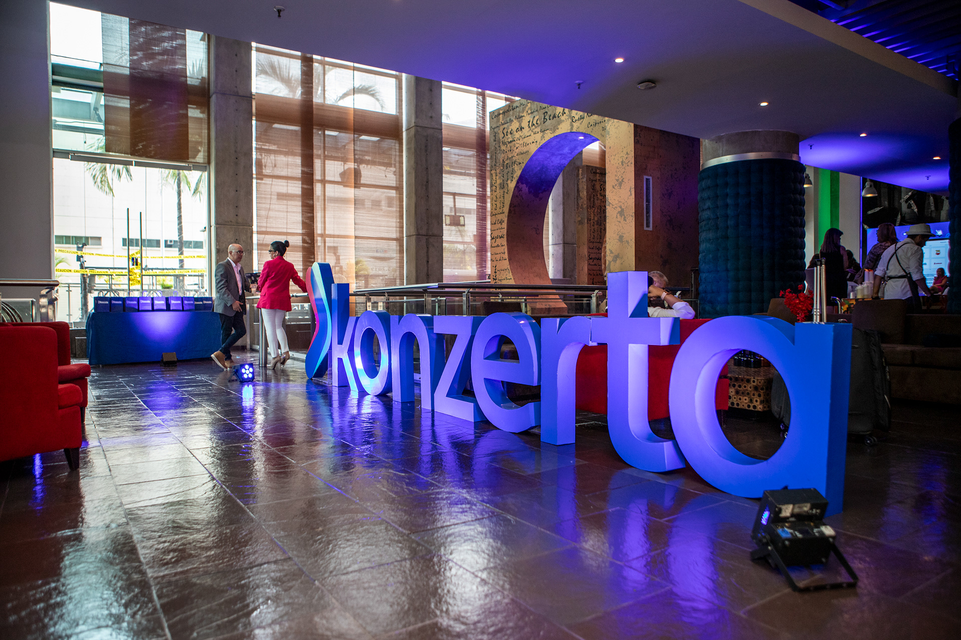 Rueda de prensa de Expo Konzerta 2024 en Ciudad de Panamá. Cobertura profesional para medios, comunicación institucional y promoción de eventos empresariales.