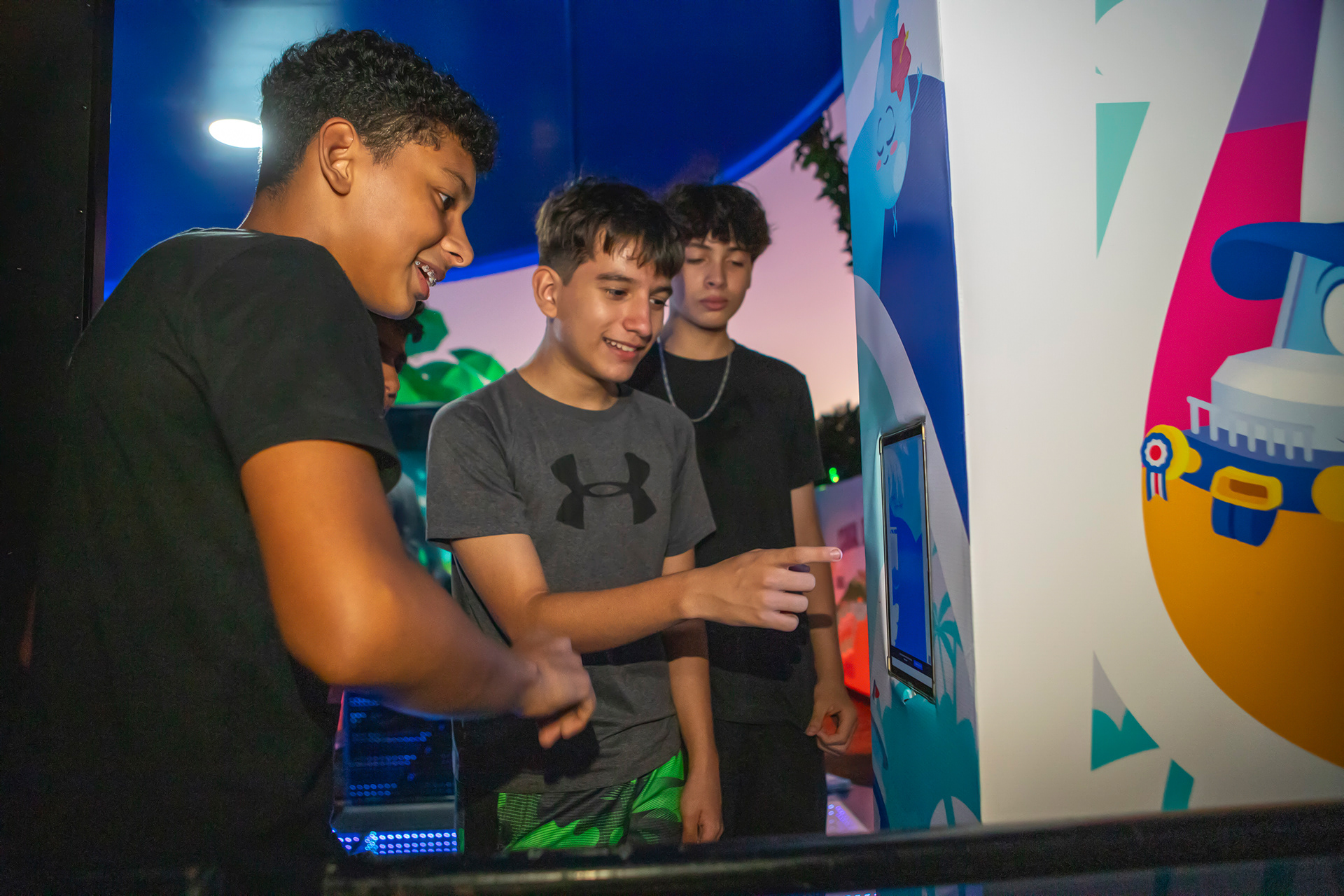 Casa Espacio en el Canal de Panamá: una celebración de cultura, identidad y propósito institucional. Fotografía editorial que documenta el encuentro desde el espacio, la gente y el mensaje.