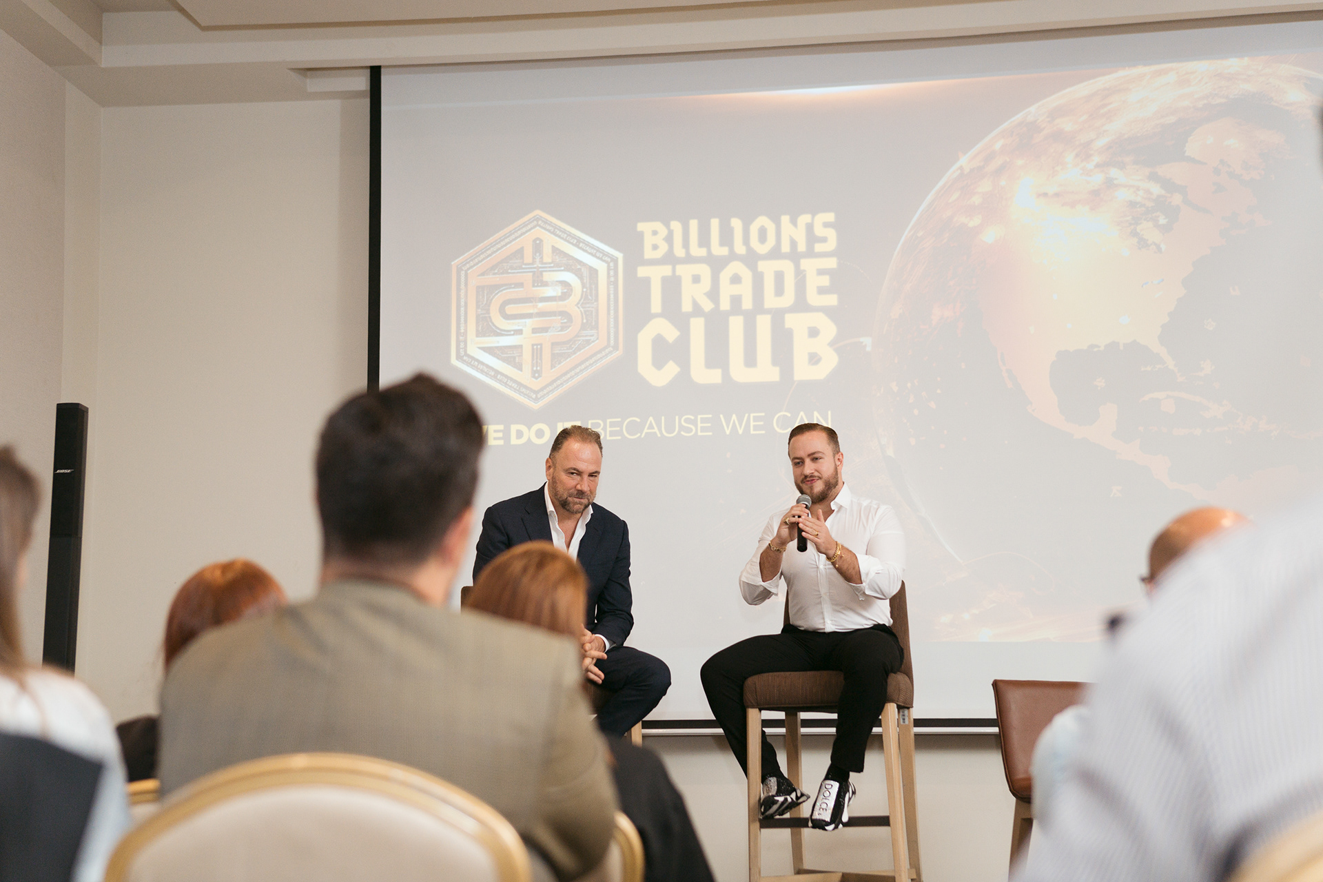 Reunión del Billions Trade Club en el Waldorf Astoria Panamá: un encuentro exclusivo de líderes, ideas y oportunidades. Fotografía profesional de lujo para memorias y comunicación de alto nivel.