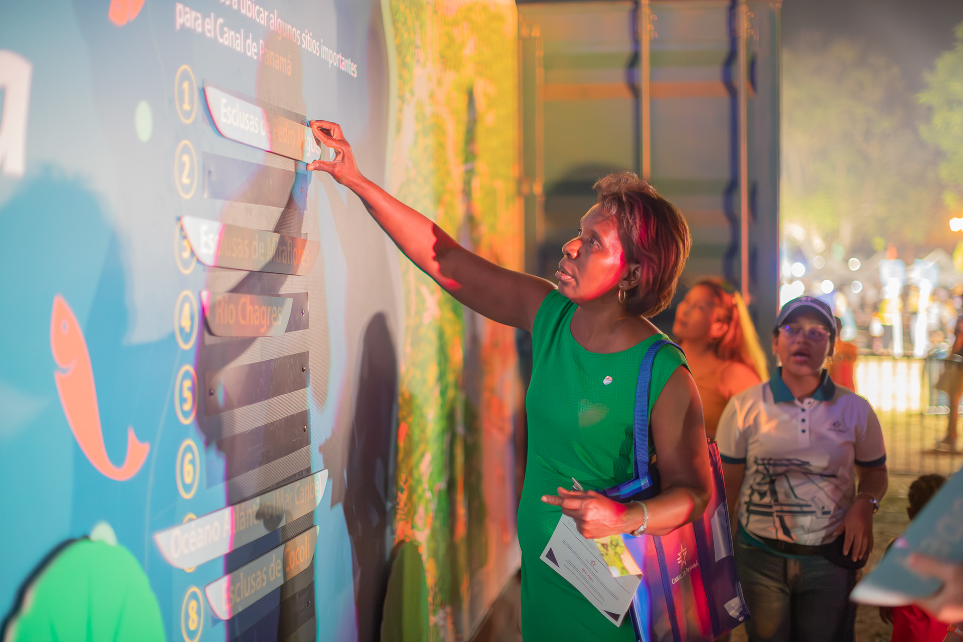 Casa Espacio en el Canal de Panamá: una celebración de cultura, identidad y propósito institucional. Fotografía editorial que documenta el encuentro desde el espacio, la gente y el mensaje.
