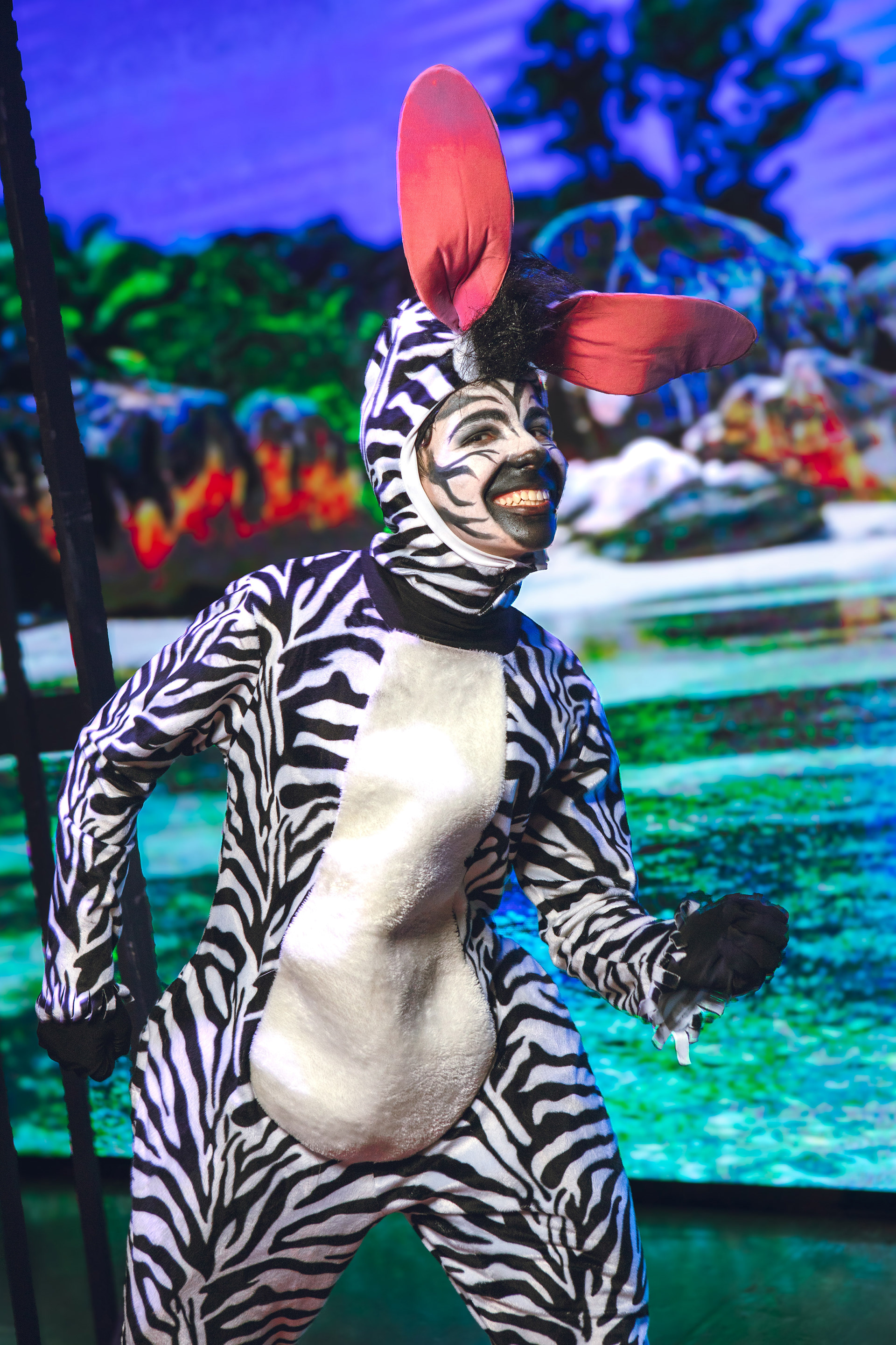 Momentos del musical Madagascar presentado por Smart Academy en el Teatro Ascanio Arosemena. Una cobertura completa de luces, emociones y talento en escena. Ideal para portafolios escolares, redes y memorias familiares.