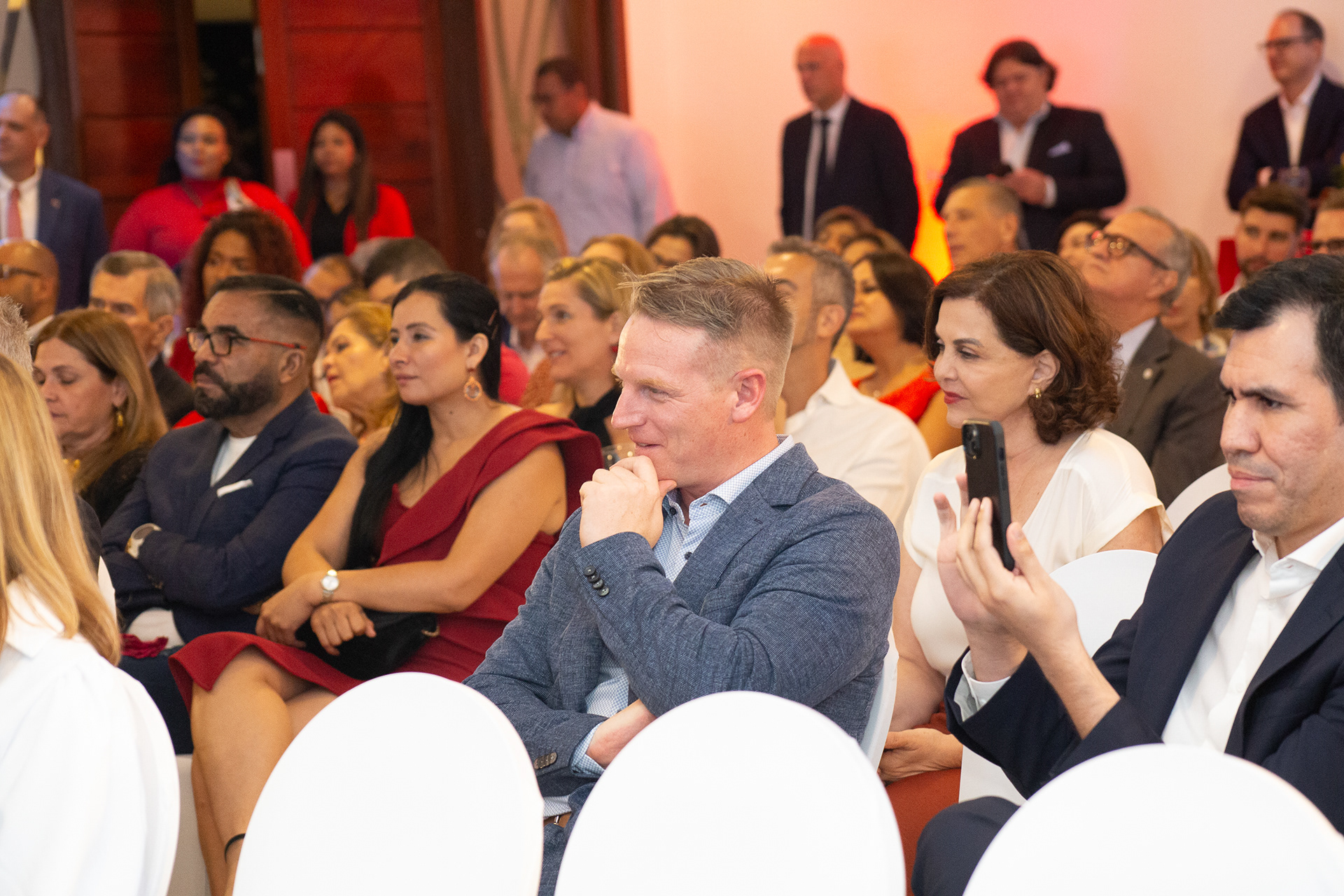 Momentos destacados de la Noche Suiza 2024, una elegante velada de gala y networking organizada por la Cámara de Comercio Suiza en Ciudad de Panamá.