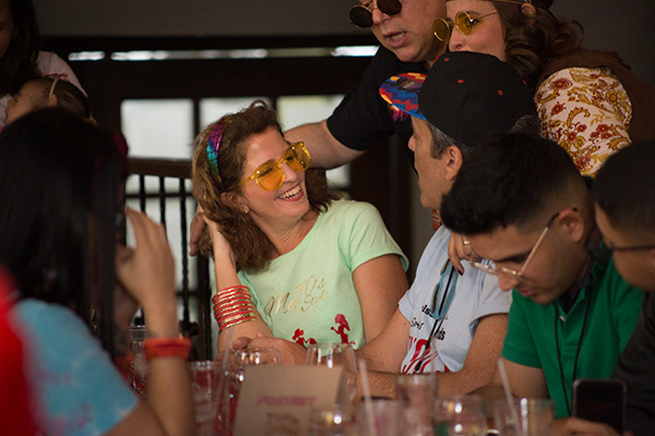 Momentos de la fiesta de Navidad de PostNet en Panamá, con fotografías que capturan alegría, compañerismo y espíritu corporativo festivo.