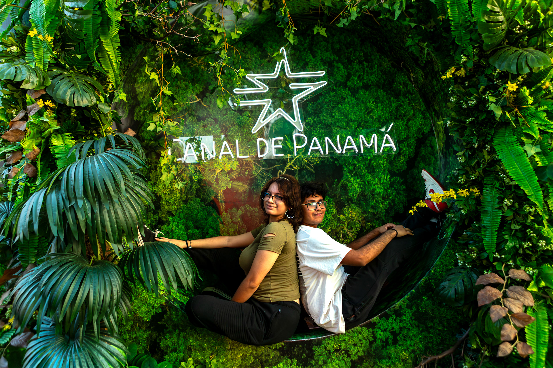 Casa Espacio en el Canal de Panamá: una celebración de cultura, identidad y propósito institucional. Fotografía editorial que documenta el encuentro desde el espacio, la gente y el mensaje.