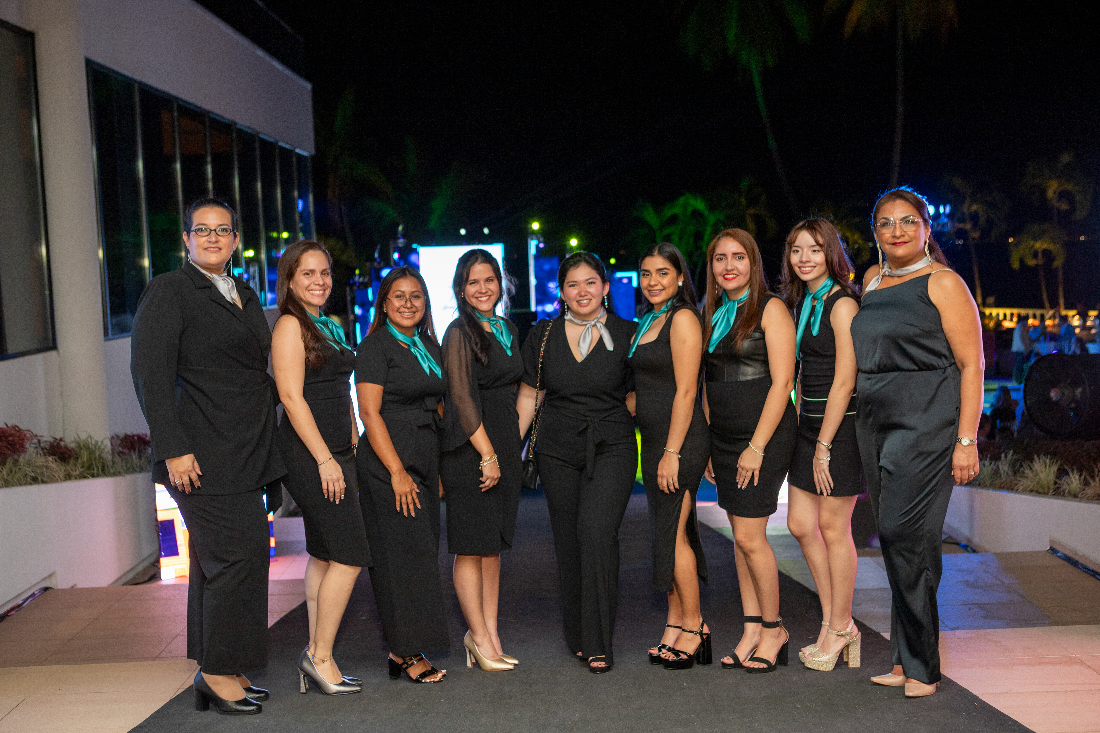 Celebración del 25 aniversario de Rigsa en el icónico Club Unión. Una noche de logros, reconocimientos y emociones, capturada con estilo y atención al detalle para memorias empresariales y comunicación institucional.