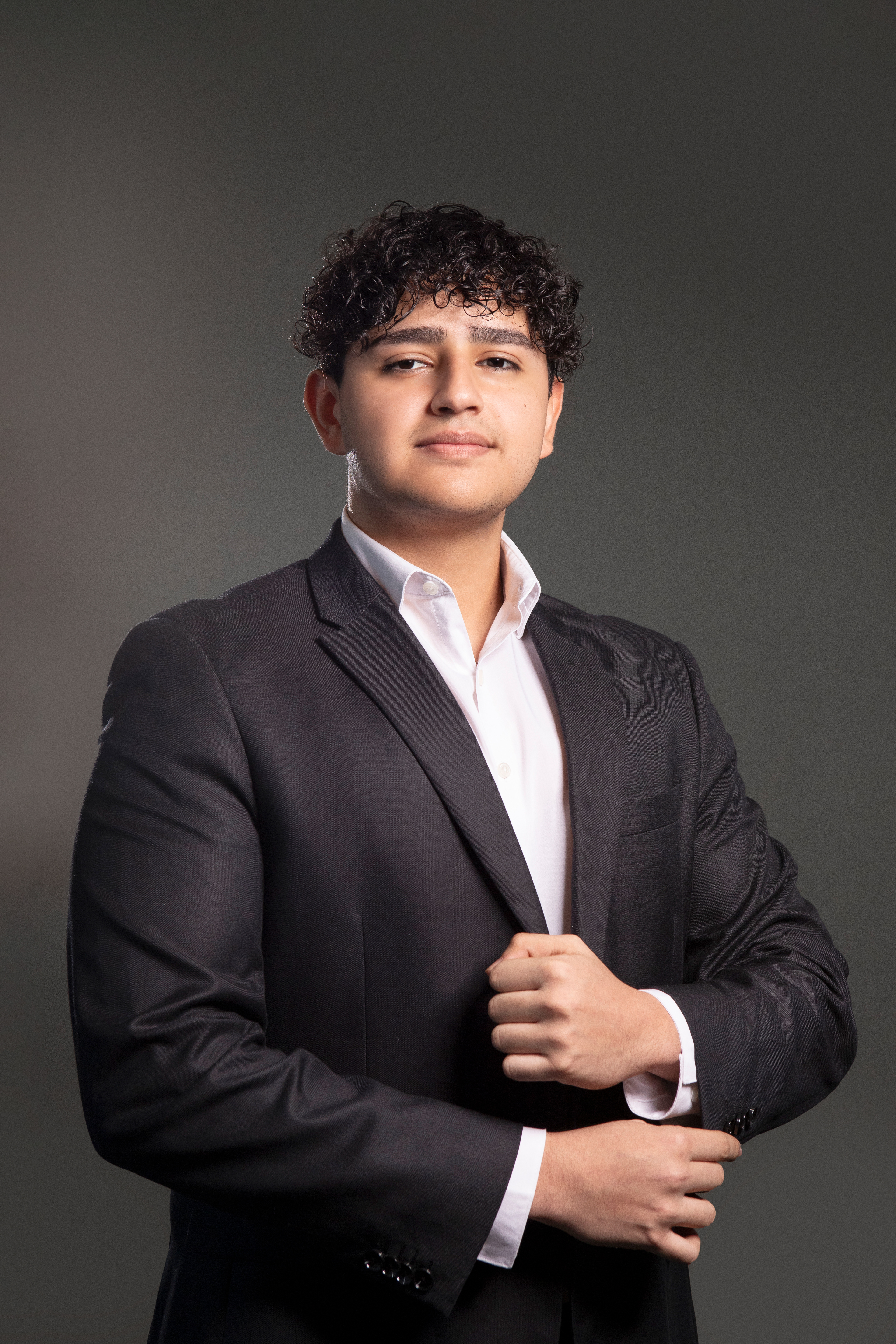 Retratos corporativos del equipo de Singular Securities en Panamá. Una sesión profesional que refleja unidad, experiencia y compromiso en el ámbito financiero.