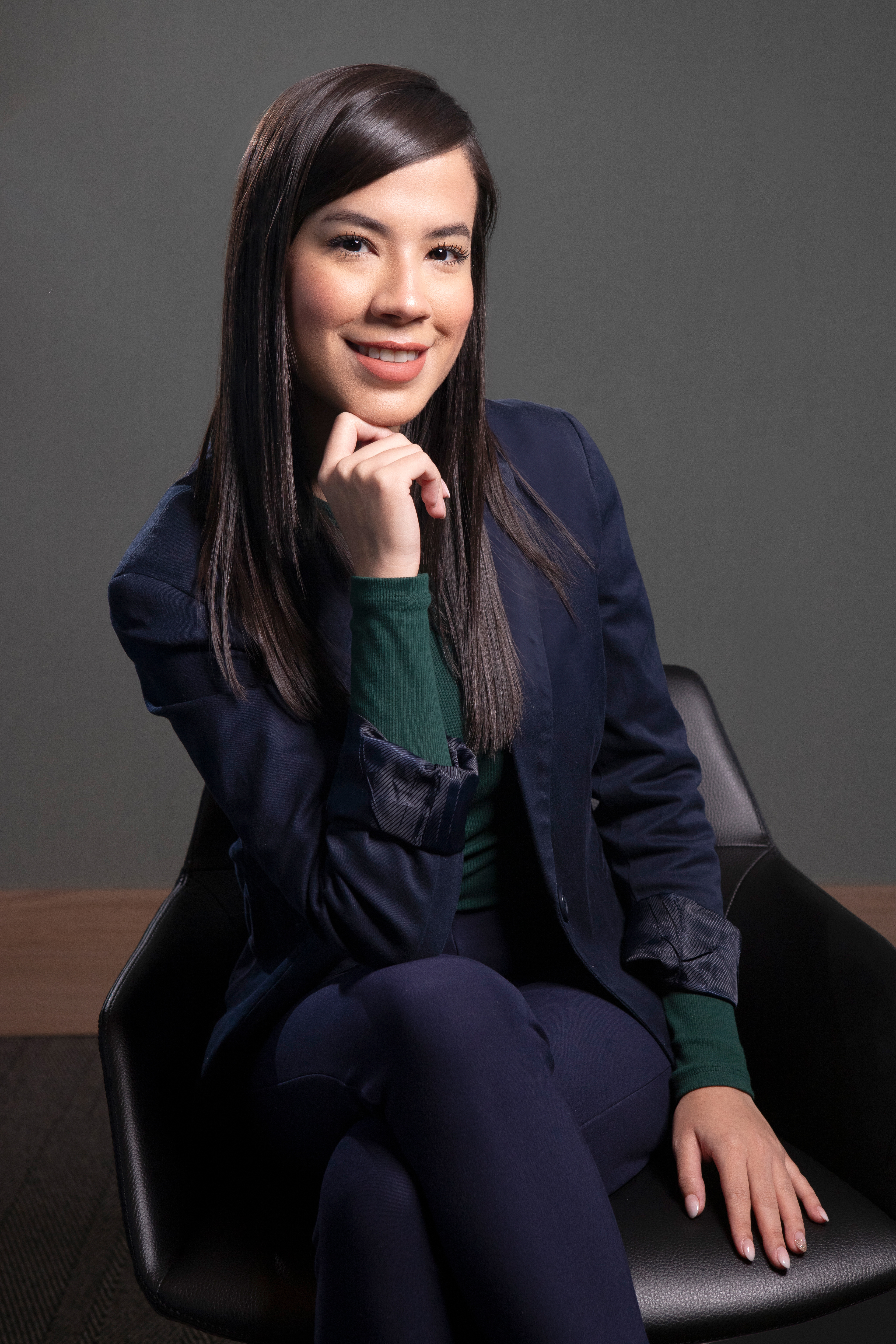 Retratos corporativos del equipo de Singular Securities en Panamá. Una sesión profesional que refleja unidad, experiencia y compromiso en el ámbito financiero.