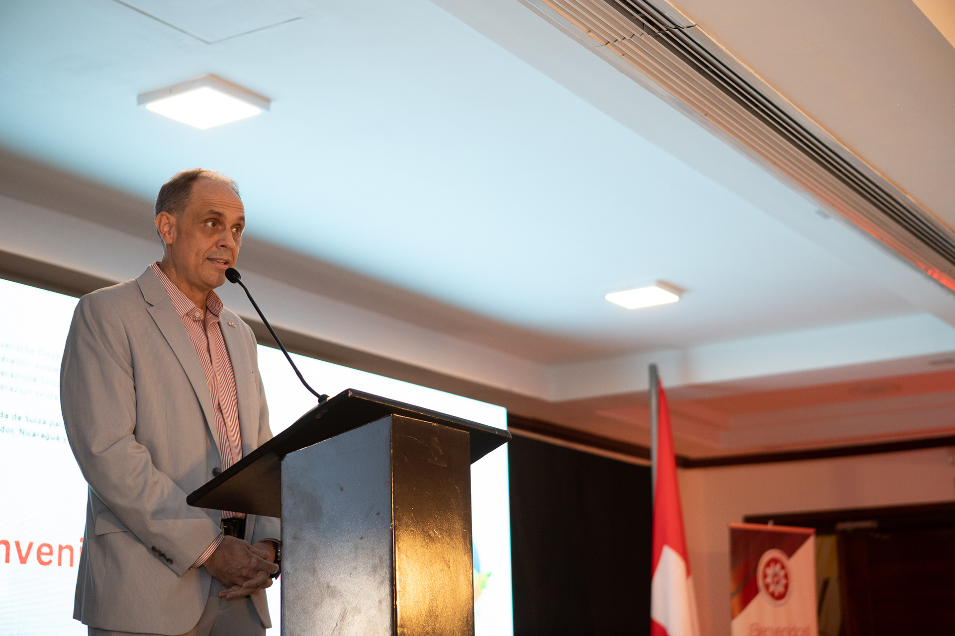 Momentos destacados de la Noche Suiza 2024, una elegante velada de gala y networking organizada por la Cámara de Comercio Suiza en Ciudad de Panamá.