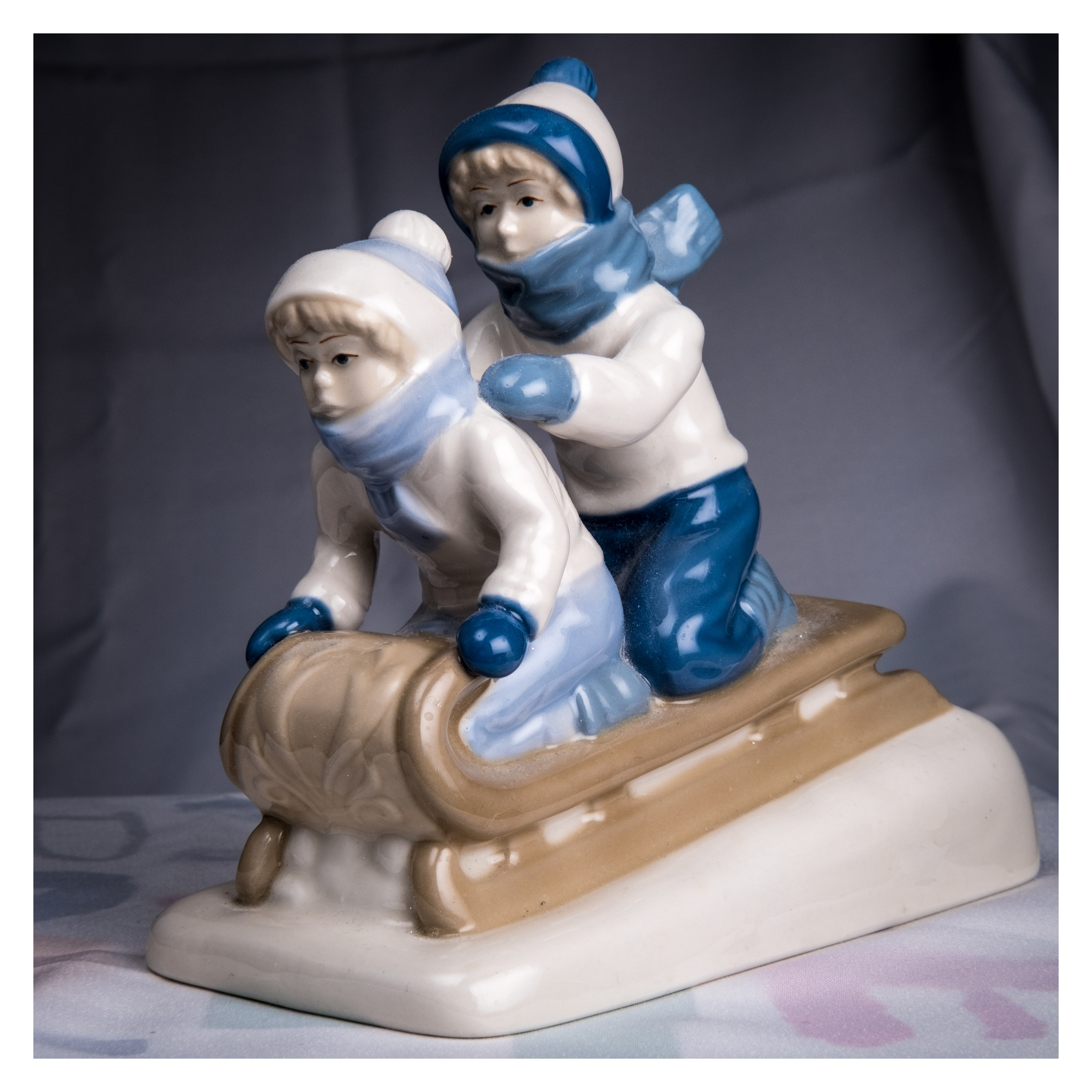 Porcelain figures ©2023 Brent Miller Photography