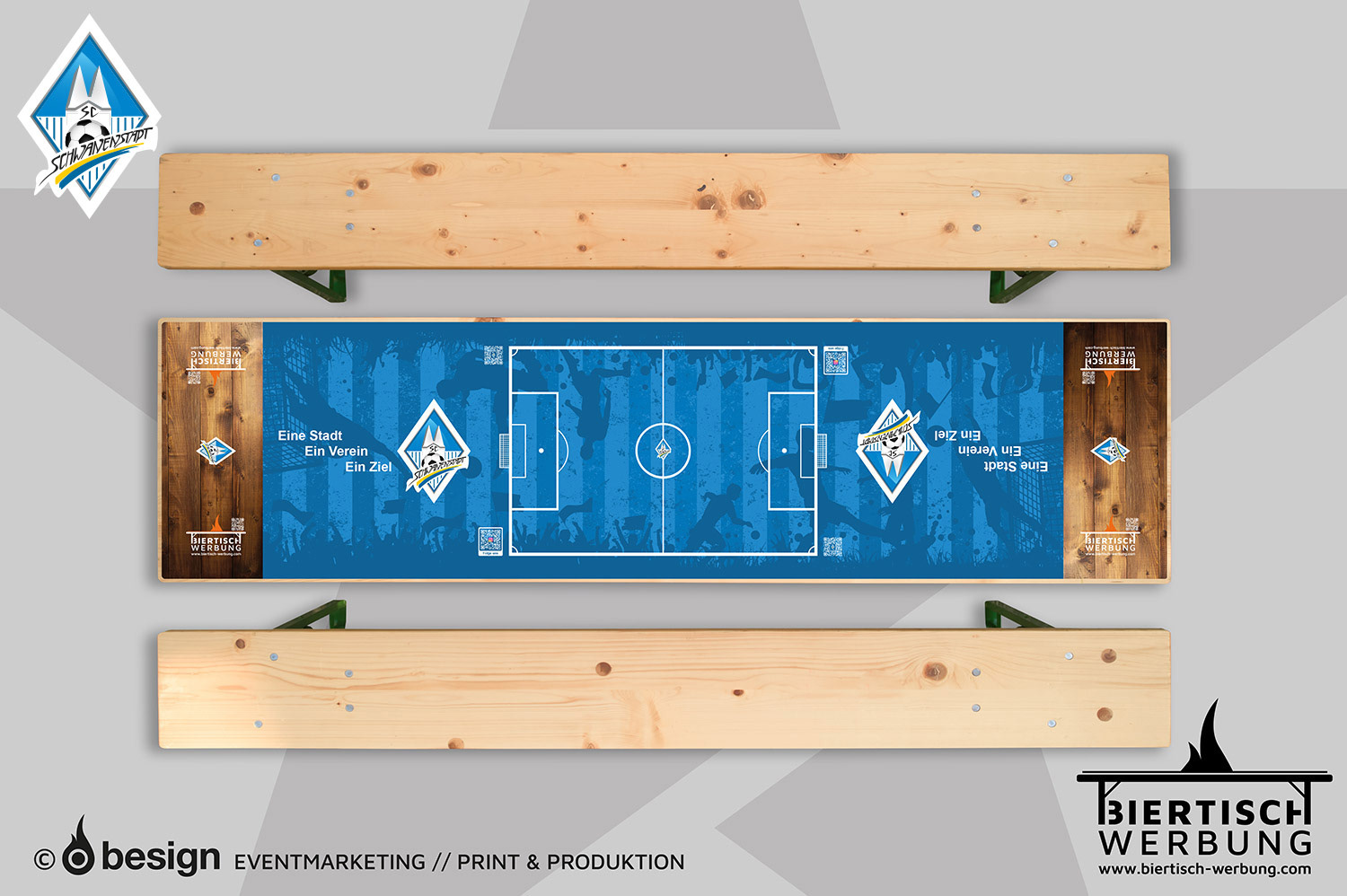 Biertischauflage im Fußballfeld-Design für den SC Schwanenstadt, inklusive QR-Codes zu Instagram und Vereins-Website.