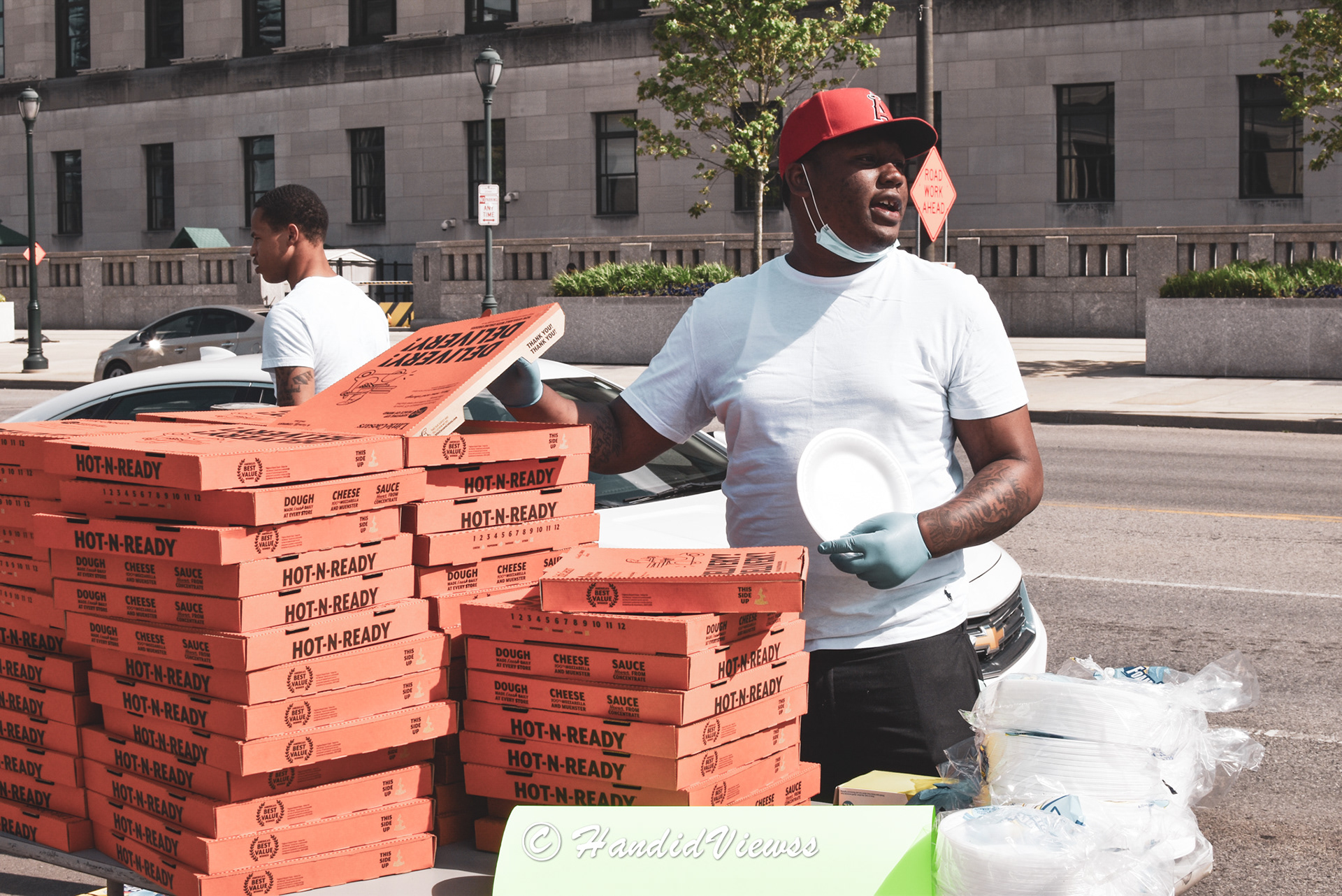 Artist Mally savage giving back