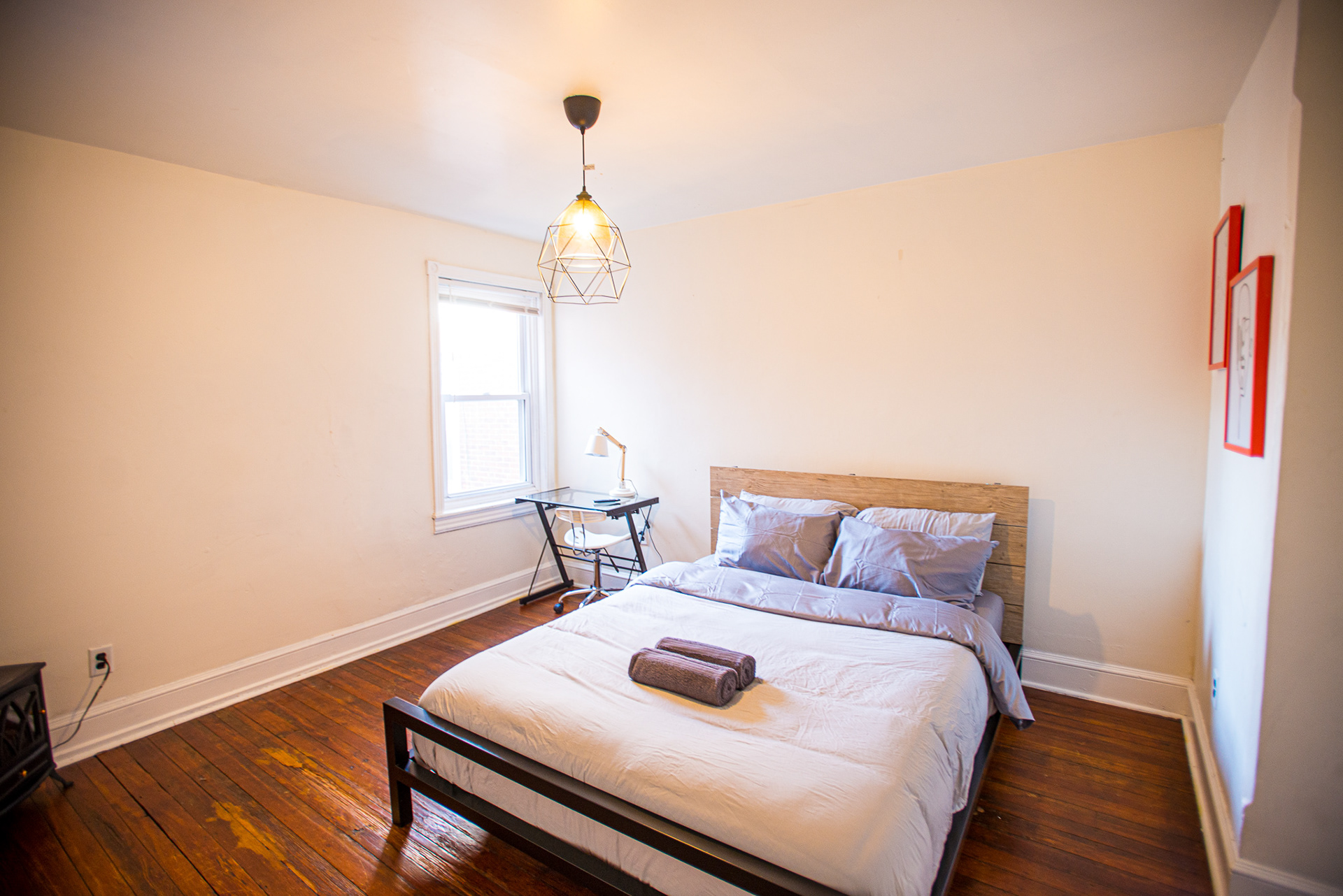Airbnb room listing