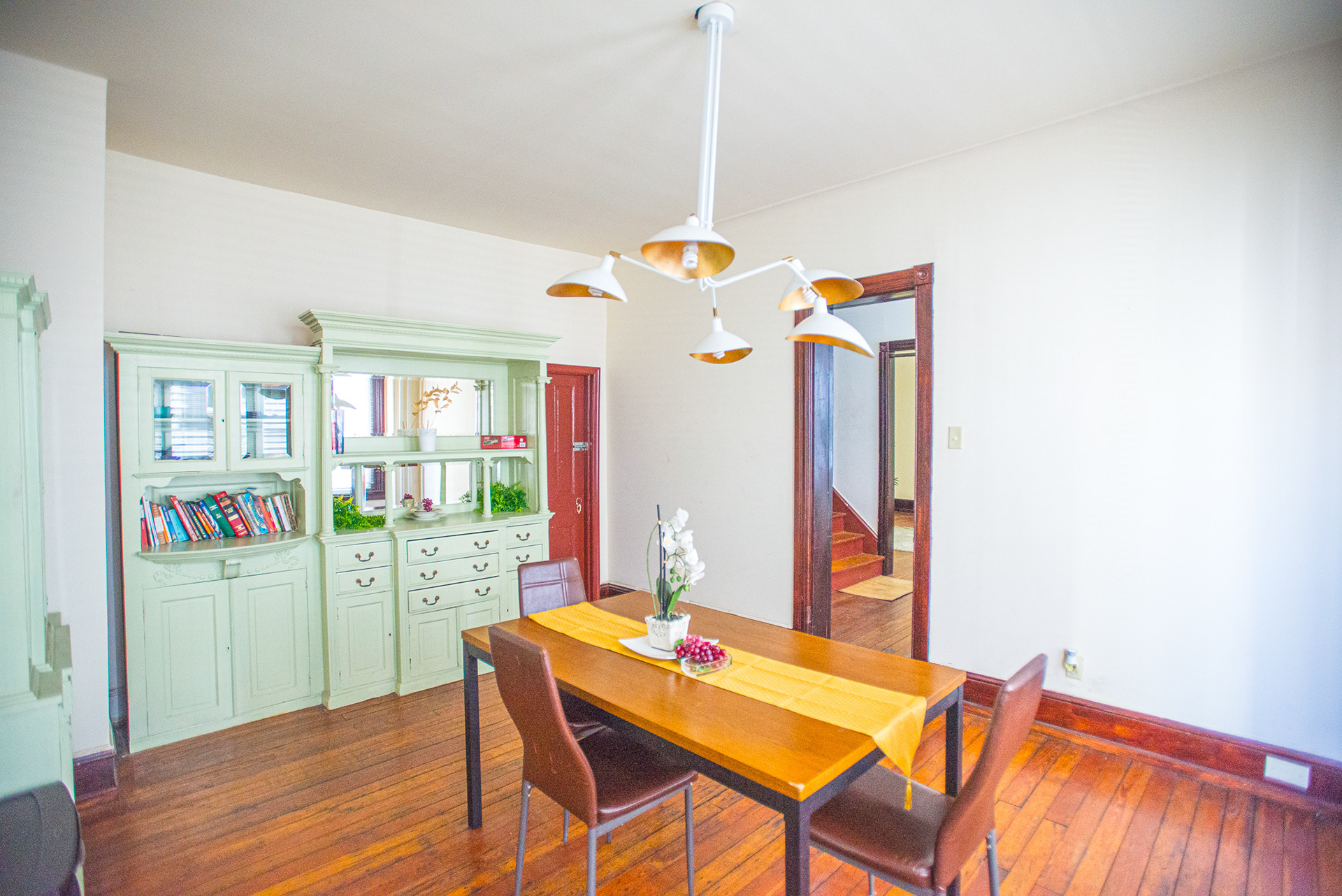 Airbnb room listing