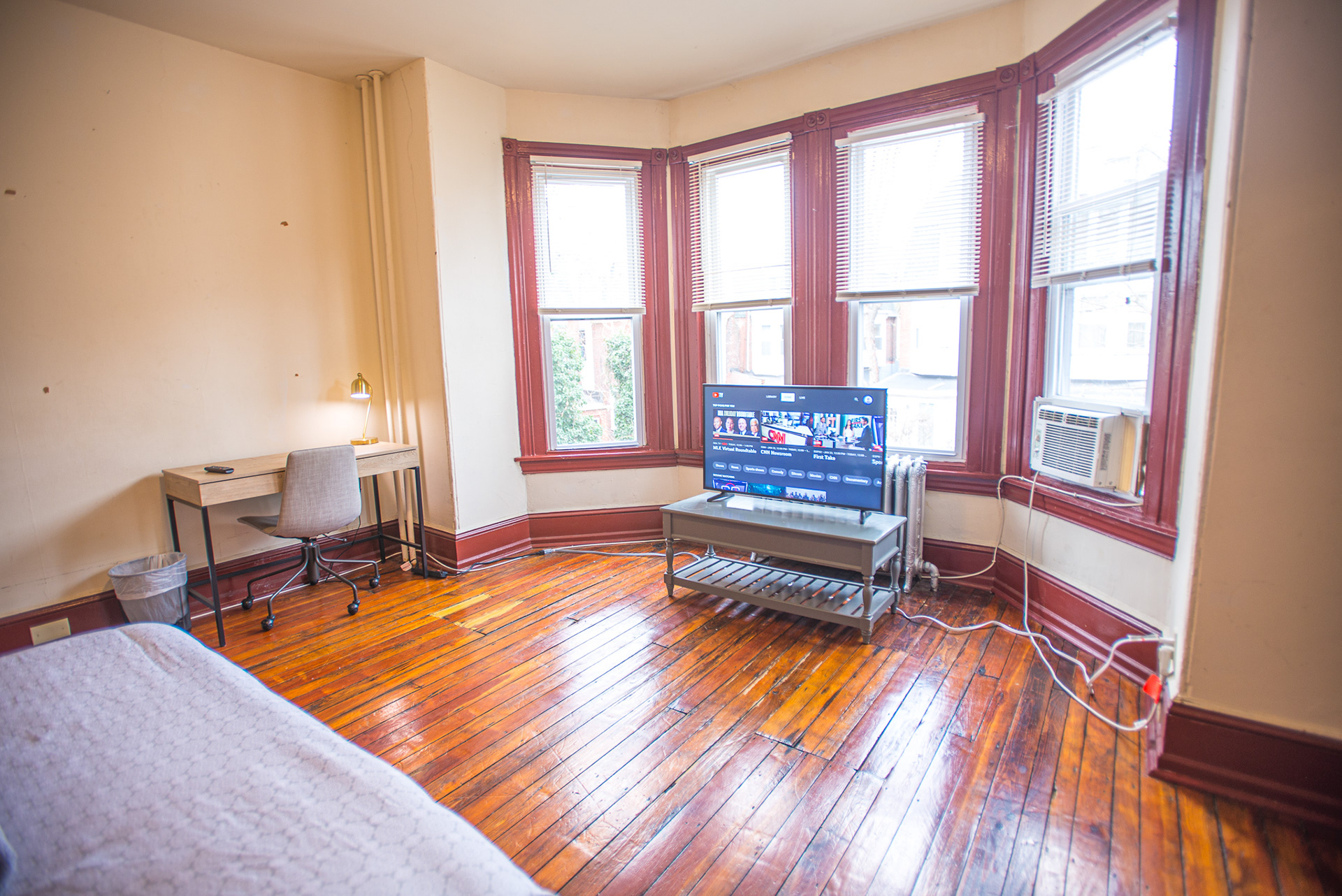 Airbnb room listing