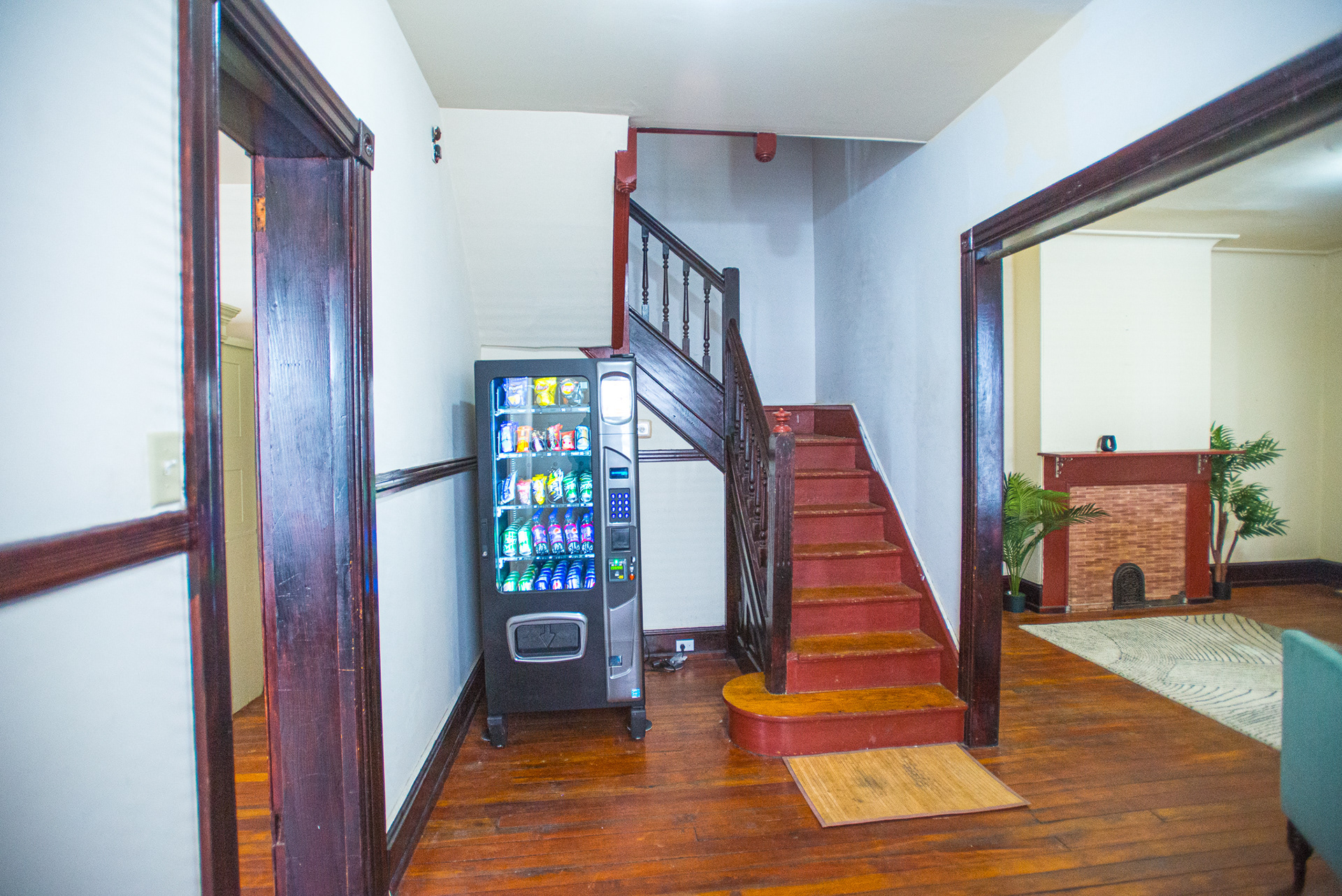 Airbnb room listing