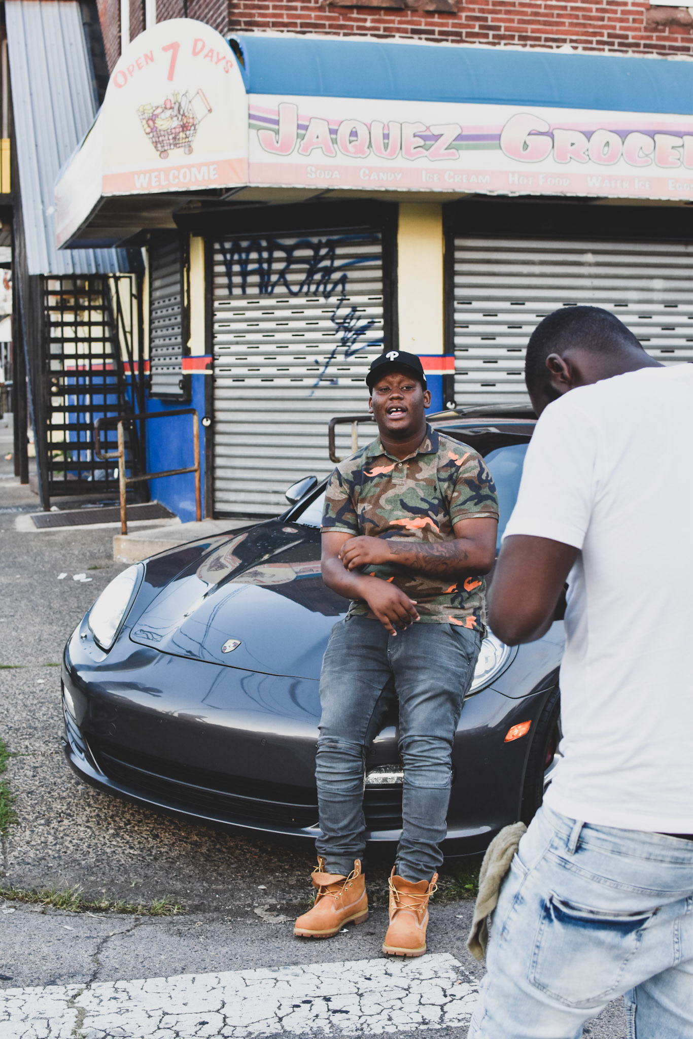 Behind the scenes of Mally savage video shoo