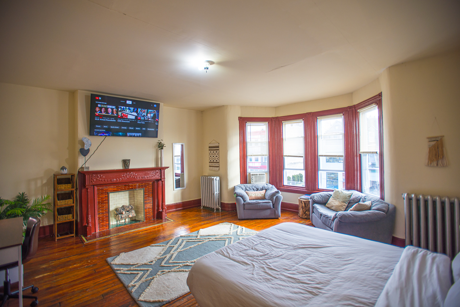 Airbnb room listing