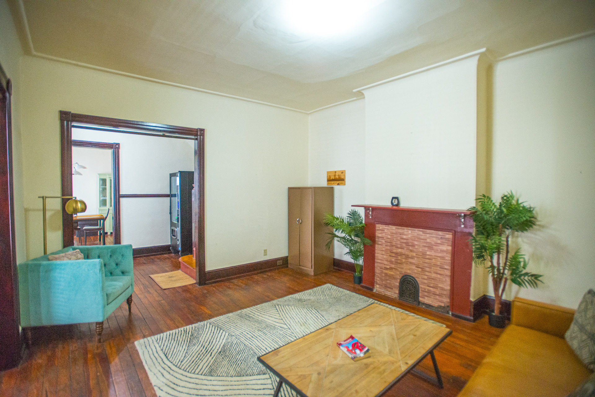 Airbnb room listing