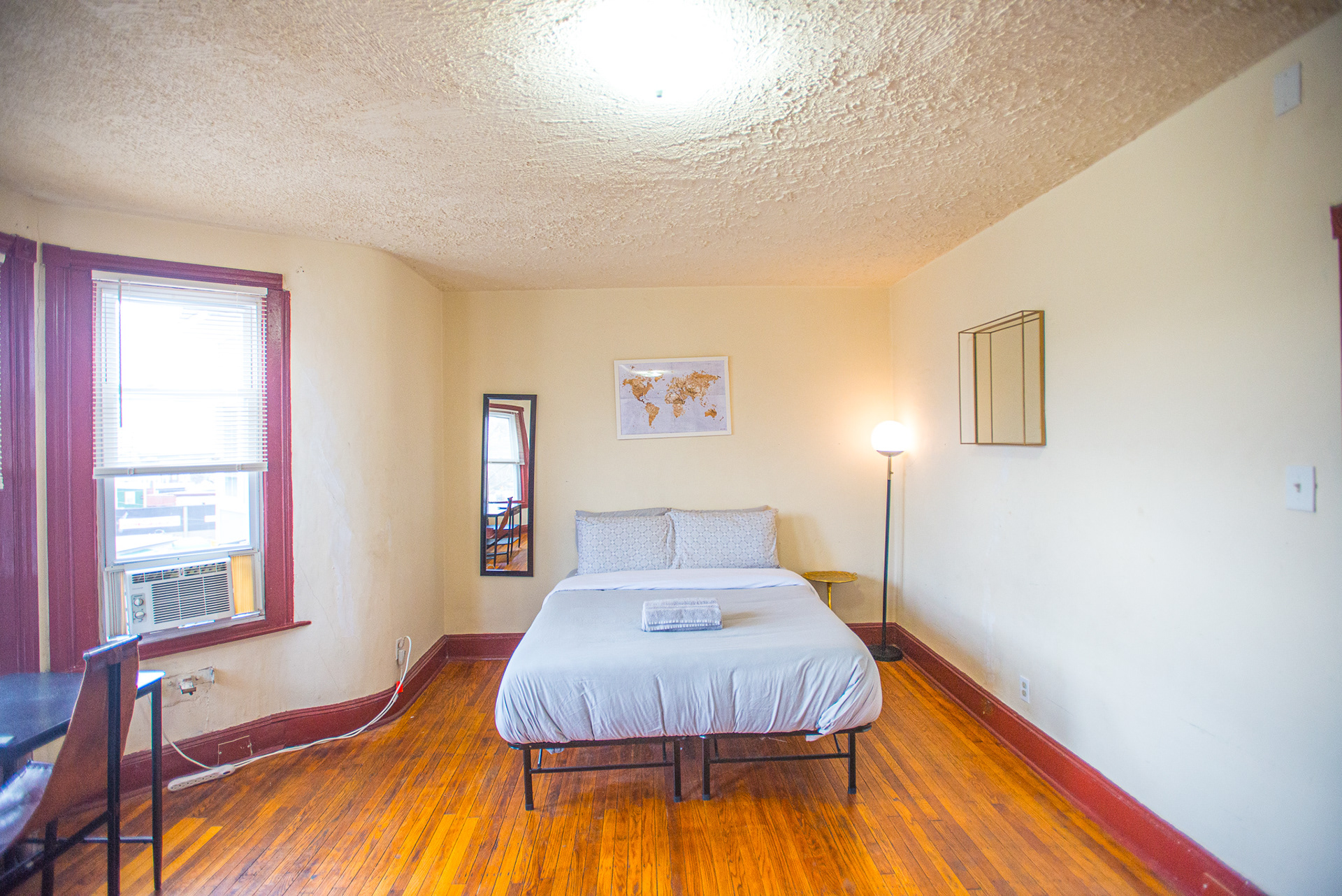 Airbnb room listing