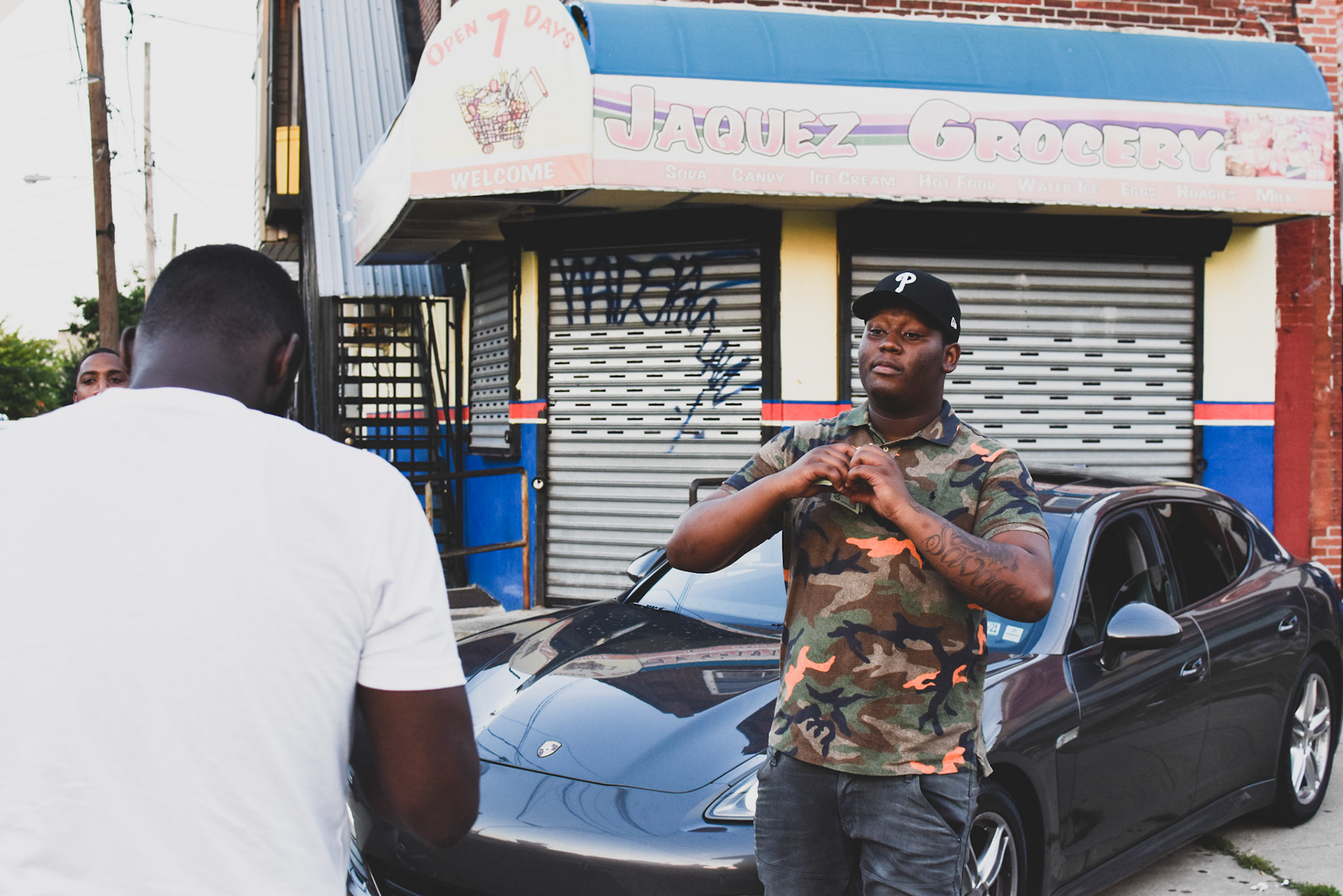 Behind the scenes of Mally savage video shoo