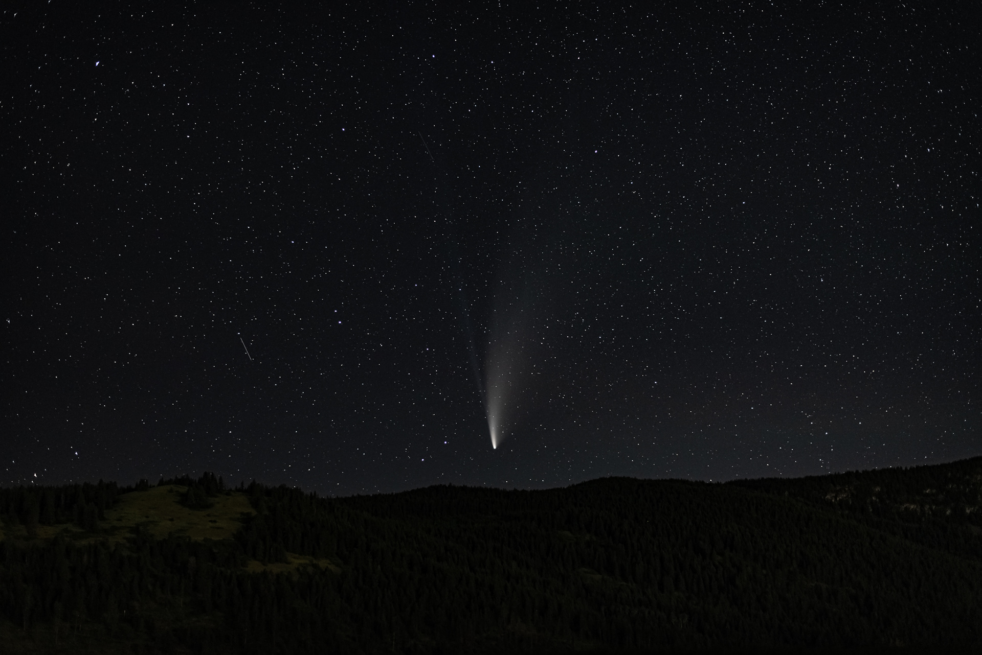 37: Comet Neo...taken near Armstrong BC