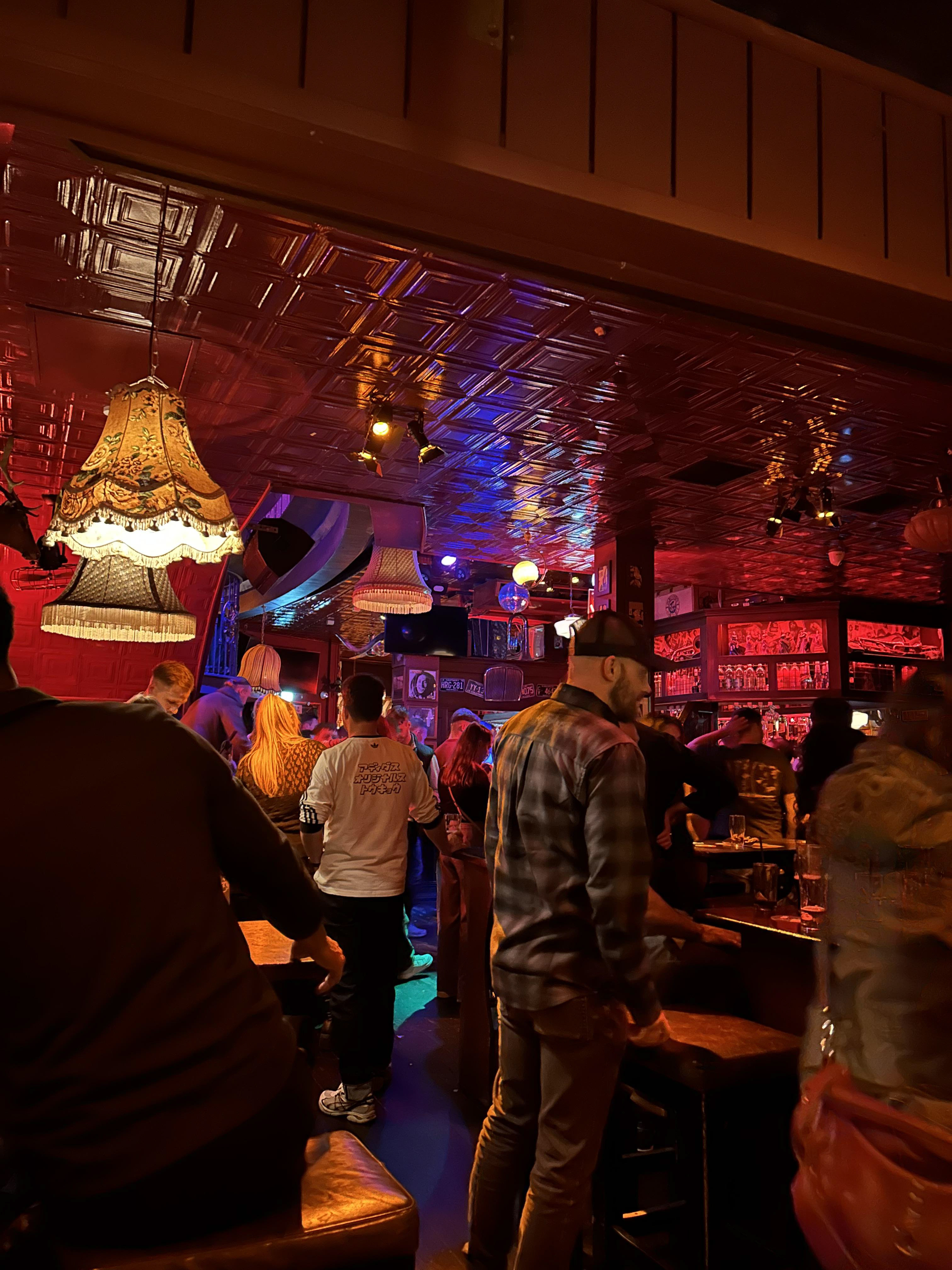 Bad Bobs, live saxophone performance