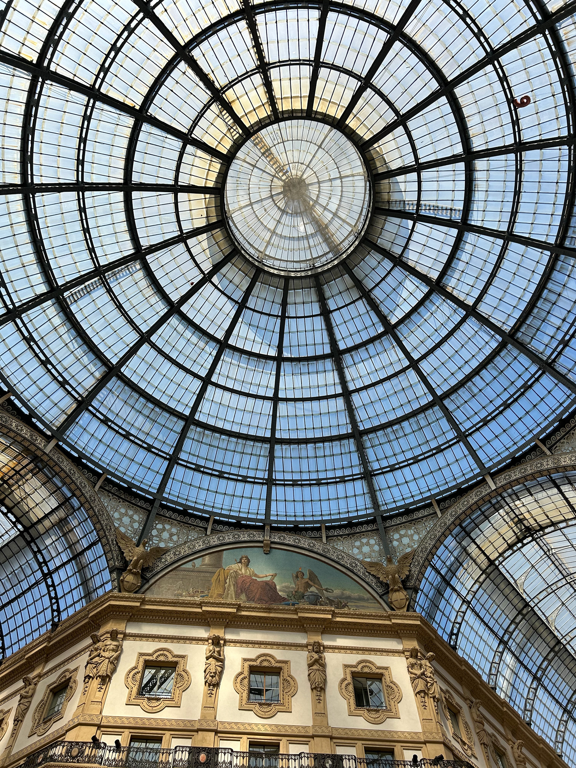 Galleria Milano, preferred the airport chocolate shop and luxurious stores before flying to Hungary.