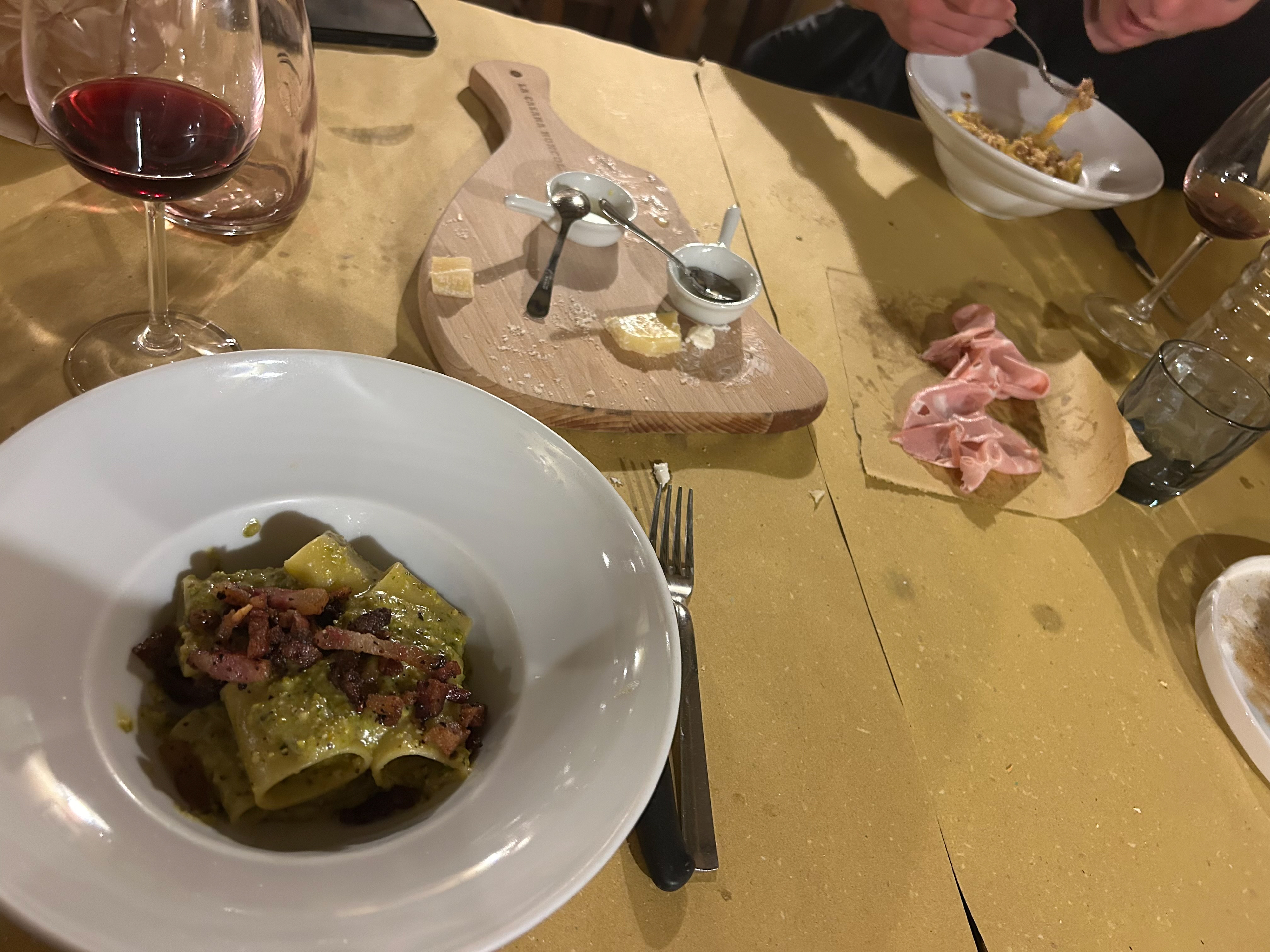 Oh cmon best Monday ever at La Molinara walked straight to our table