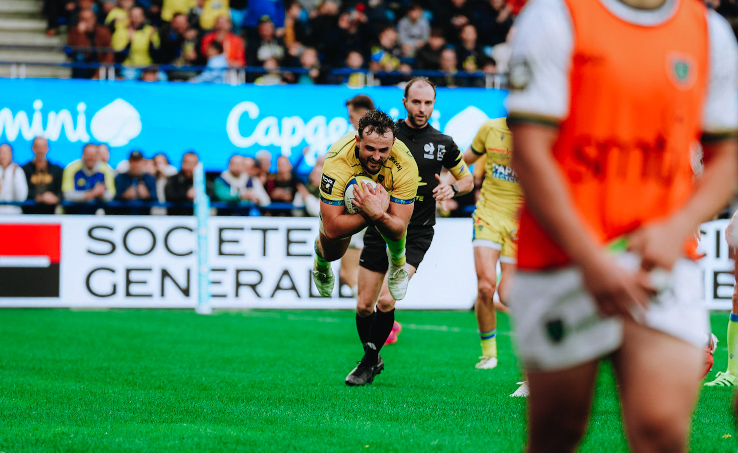 Harry PLUMMER of ASM Clermont Auvergne during the Top 14 match between ASM Clermont Auvergne and Section Paloise at Stade Marcel Michelin on September 20, 2025 at Clermont-Ferrand, France.(Photo by Alex Zona/Icon Sport)