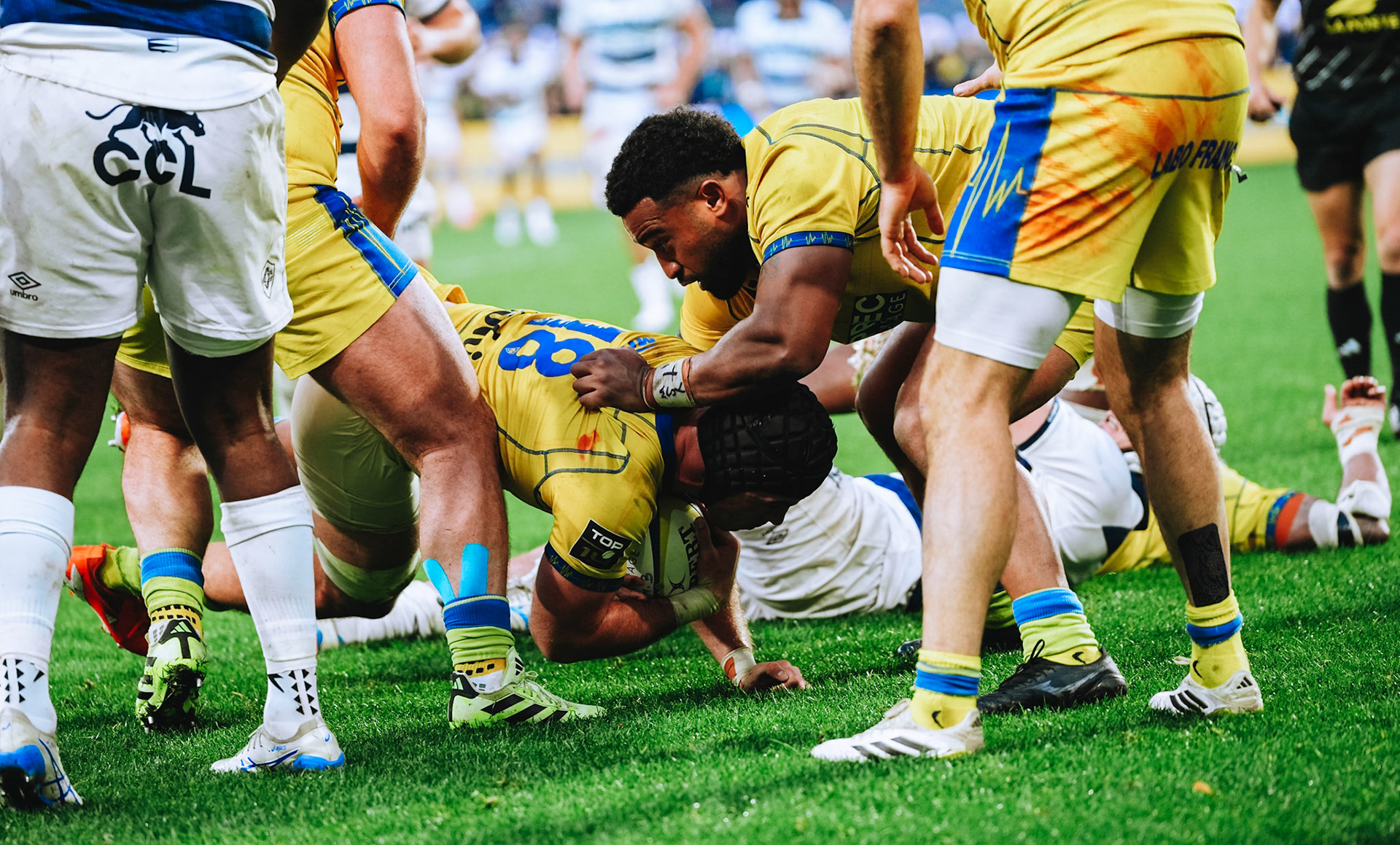 Killian TIXERONT of ASM Clermont Auvergne during the Top 14 match between ASM Clermont Auvergne and Castres Olympique at Stade Marcel Michelin on October 25, 2025 at Clermont-Ferrand, France.(Photo by Alex Zona/Icon Sport)