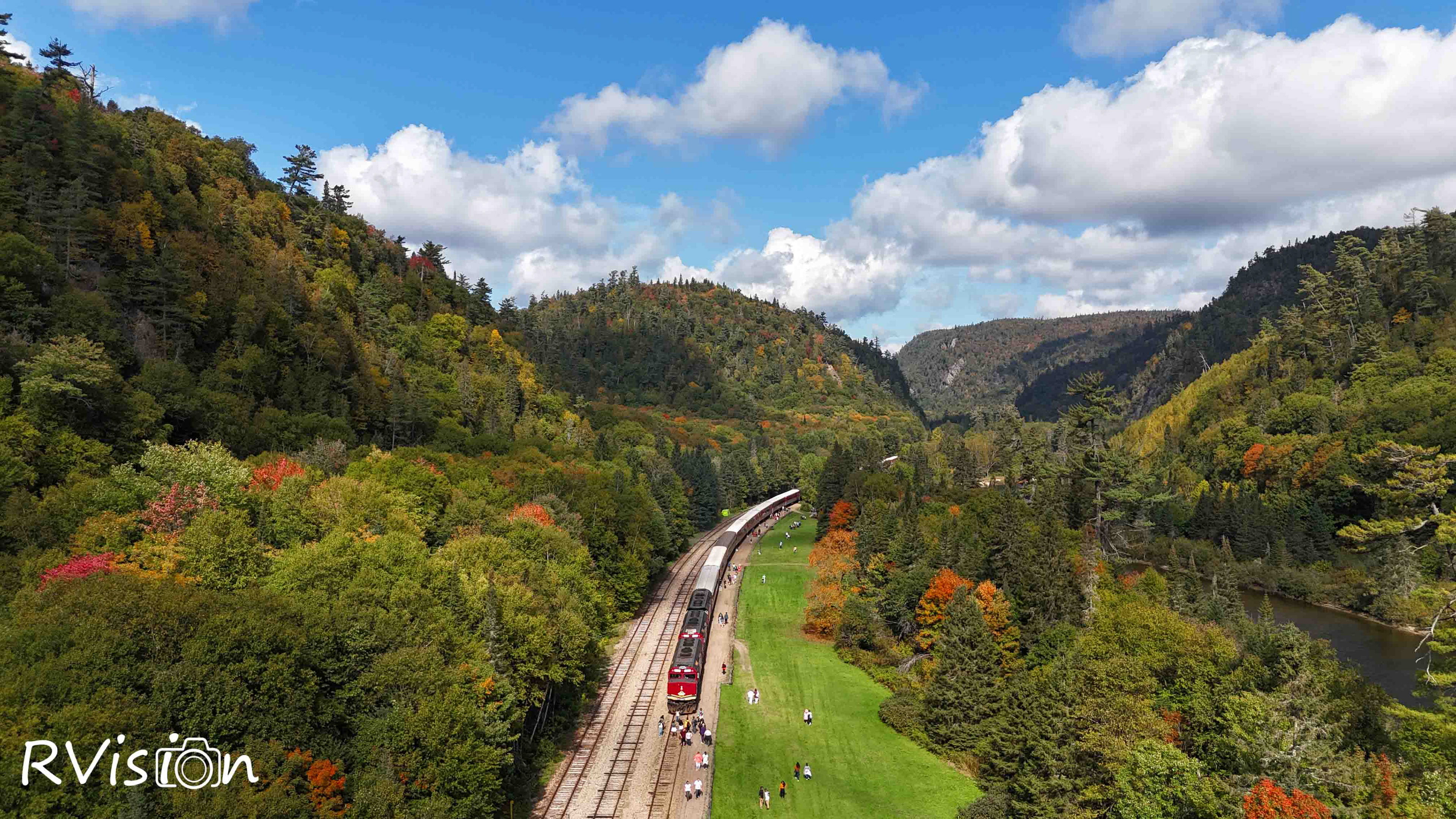 Agawa Canyon Train Tour