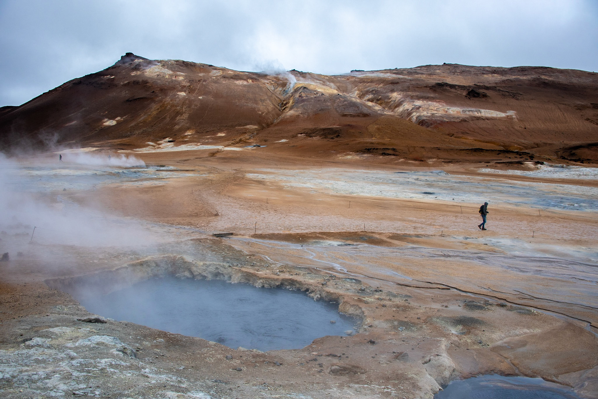 Hverir, ses sources bouillonnantes et ses solfatares