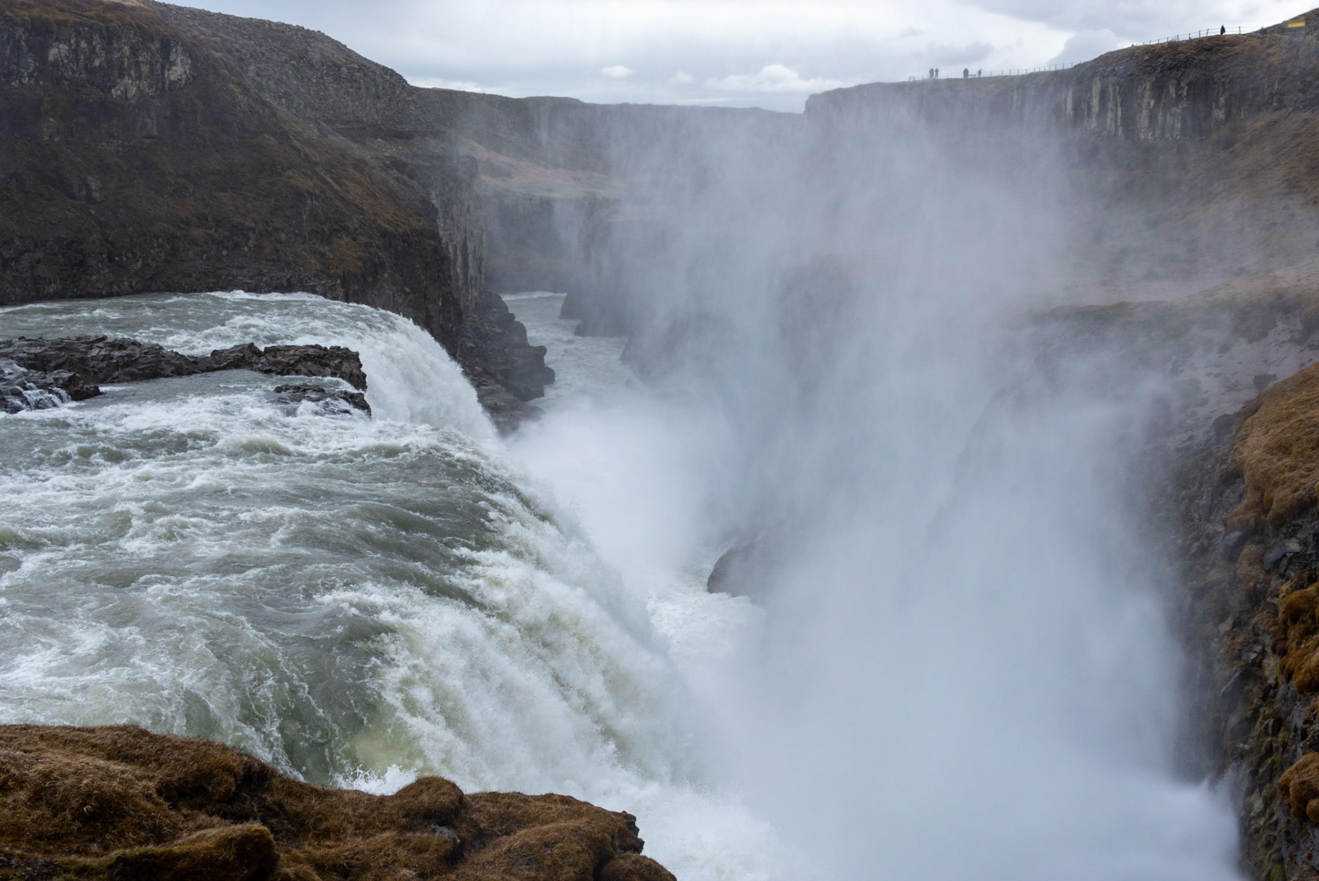 La chute principale de Gulfoss et les gorges de Gulfoss