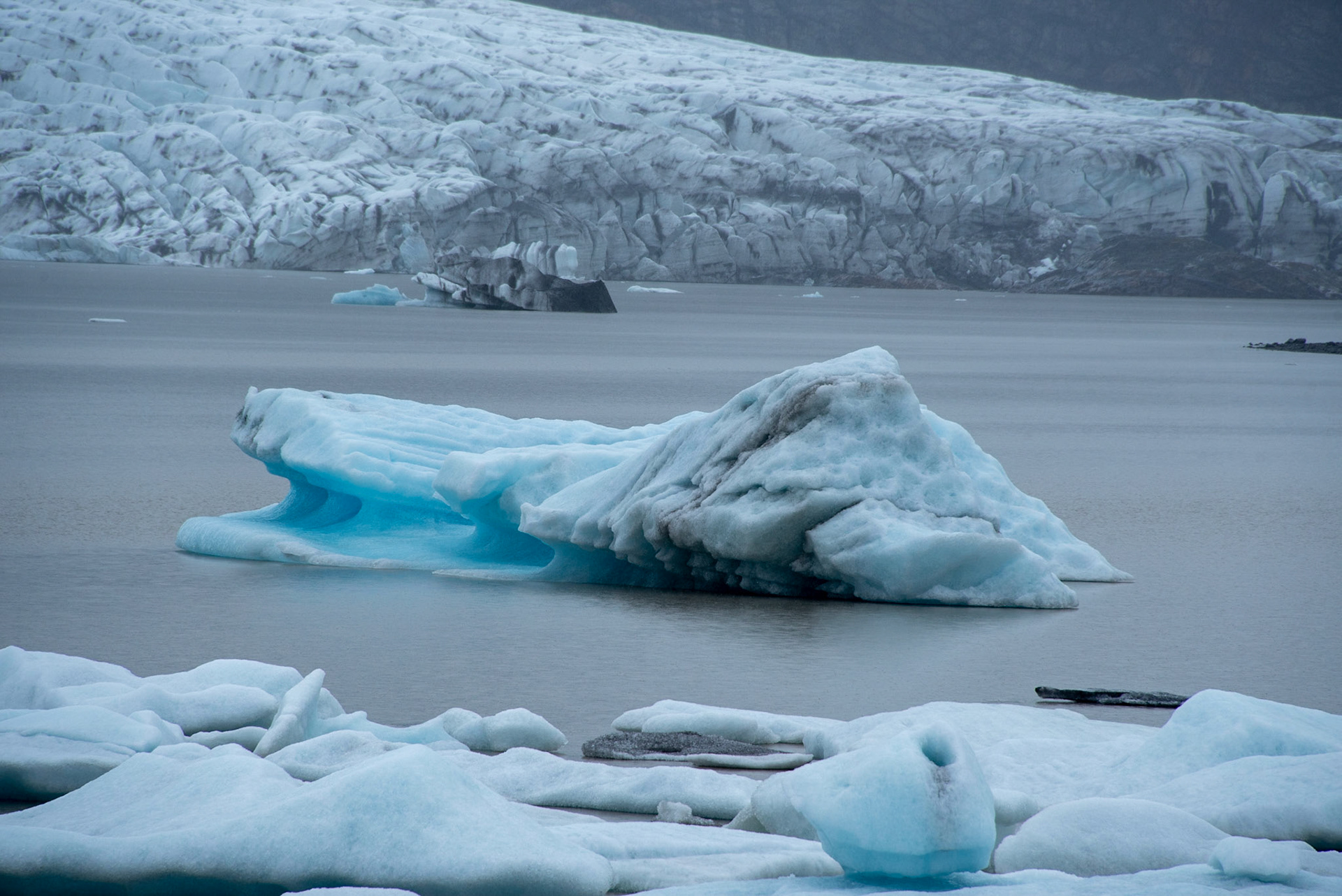 Glacier de Fjallsjökull et lac glaciaire de Fjallssárlon
