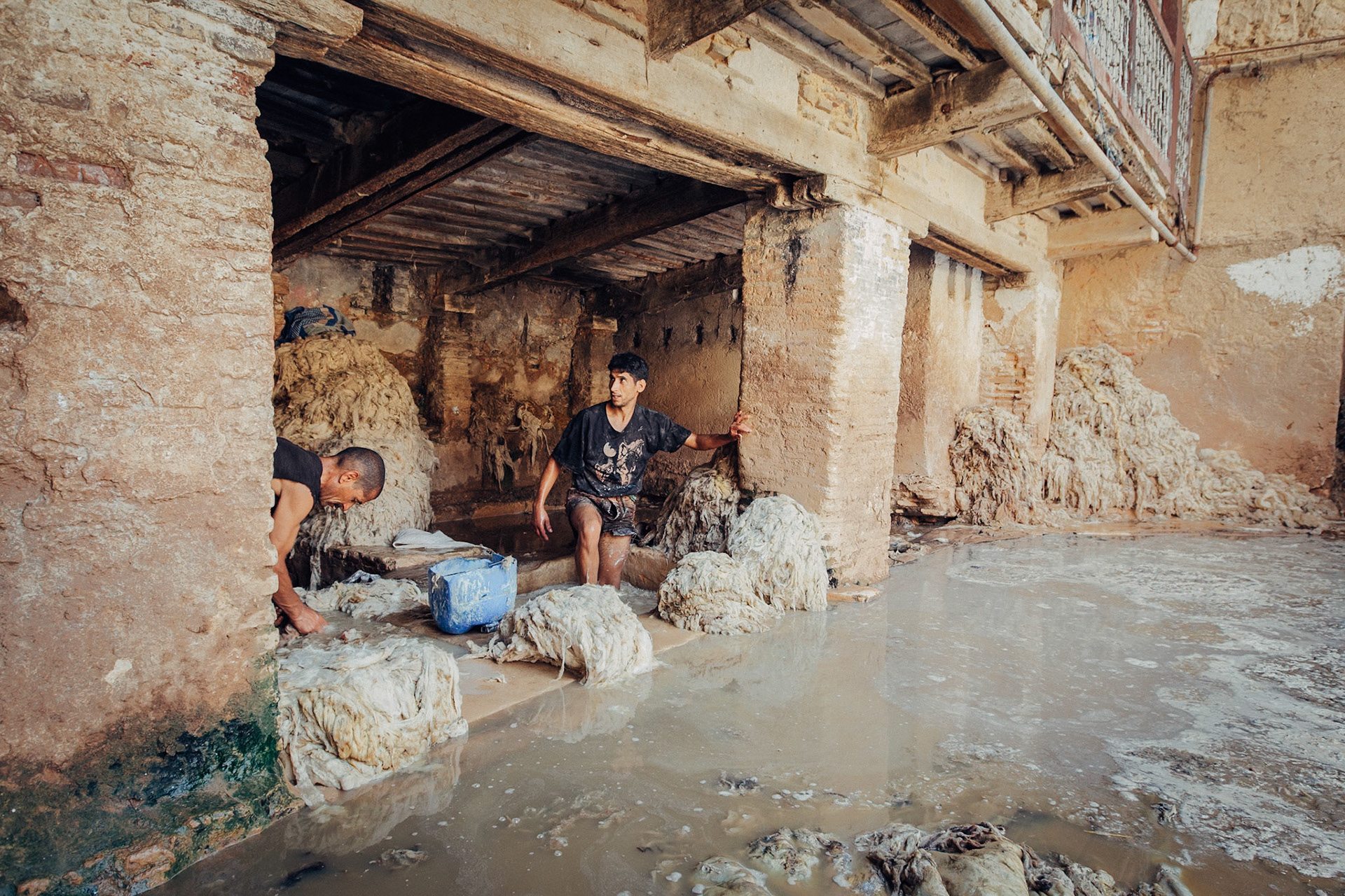 Tanning and Dyeing Leather, Morocco