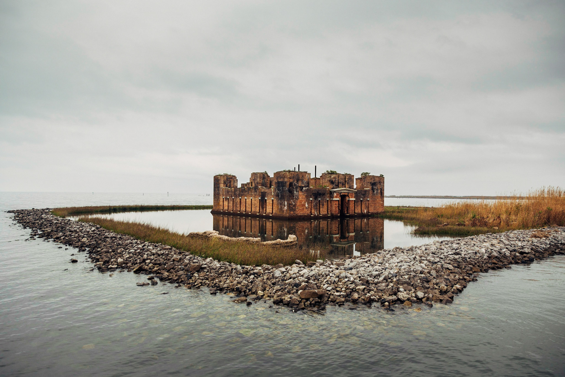 Fort Proctor, Saint Bernard, Saint Bernard Parish, Louisiana, USA: The fort was intended to be part of the fortifications protecting water routes towards New Orleans. In 1814, the British Army had attacked New Orleans after their navy advanced up Lake Borgne and defeated a small flotilla of gunboats belonging to the New Orleans Squadron of the U.S. Navy, in the Battle of Lake Borgne.