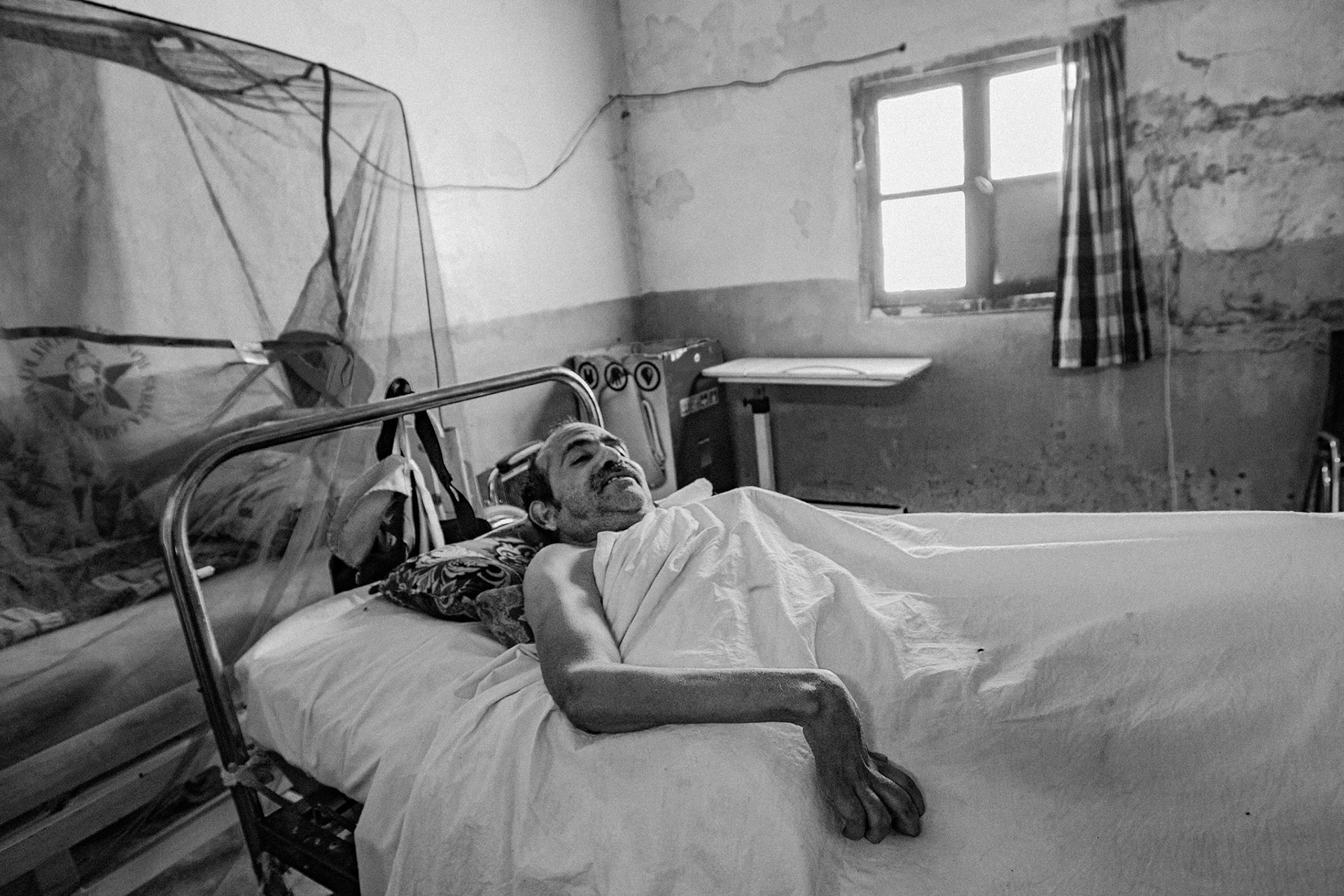 Dakhla refugee camp, Tindouf, Wilaya de Tindouf, Algerian Sahara, 2009: Said Mohamed Fadel, victim of an anti-tank mine at the Wounded War Martir Cherif hospital.