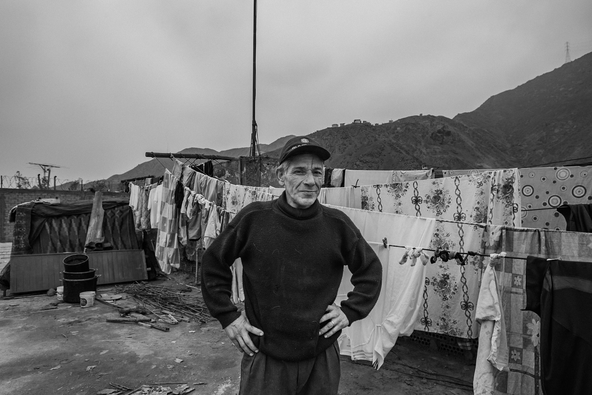 LURIGANCHO PRISON, SAN JUAN DE LURIGANCHO, LIMA, PERU: Overcrowding causes many inmates to build their cells-houses on the roof of the pavilions. Some of them who live there work as watchmen and receive the name of "techeros".
