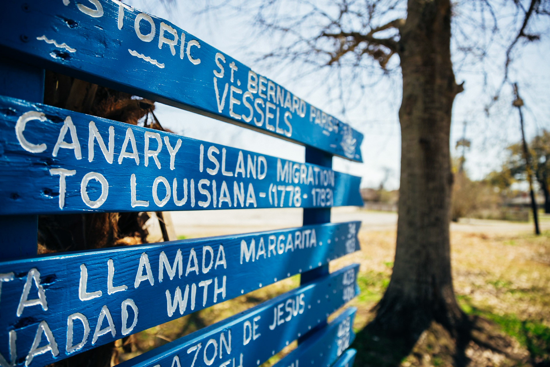 Signal with Canarian immigrants’ vessels, Saint Bernard, LA, USA 2014. CISLANDERUS is the cultural project about the Descendants of Canary Islanders in the US. www.cislanderus.com | Researcher: Thenesoya V. Martín |  Photographer: Aníbal Martel.